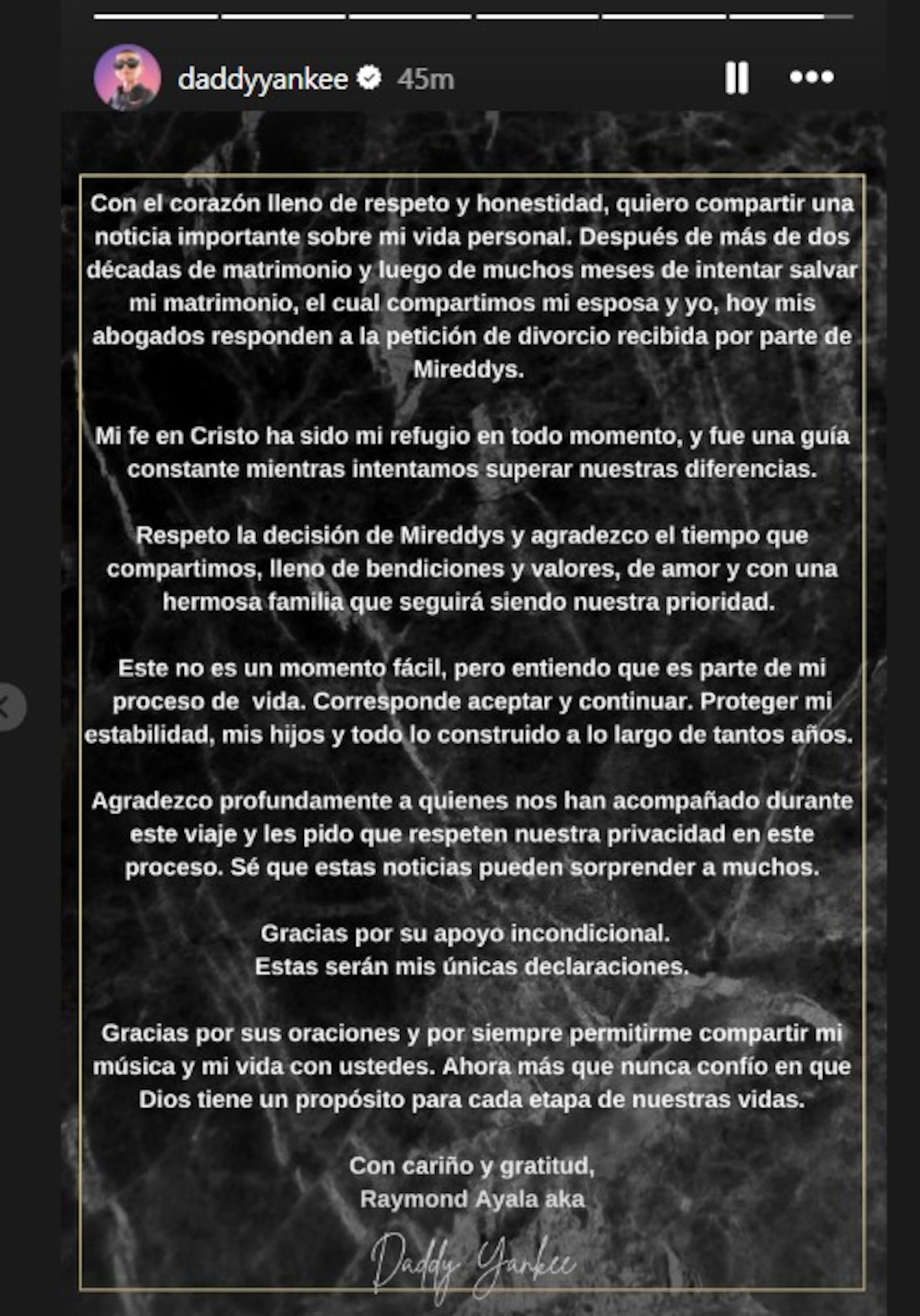 El intérprete hizo el anuncio en las redes sociales.