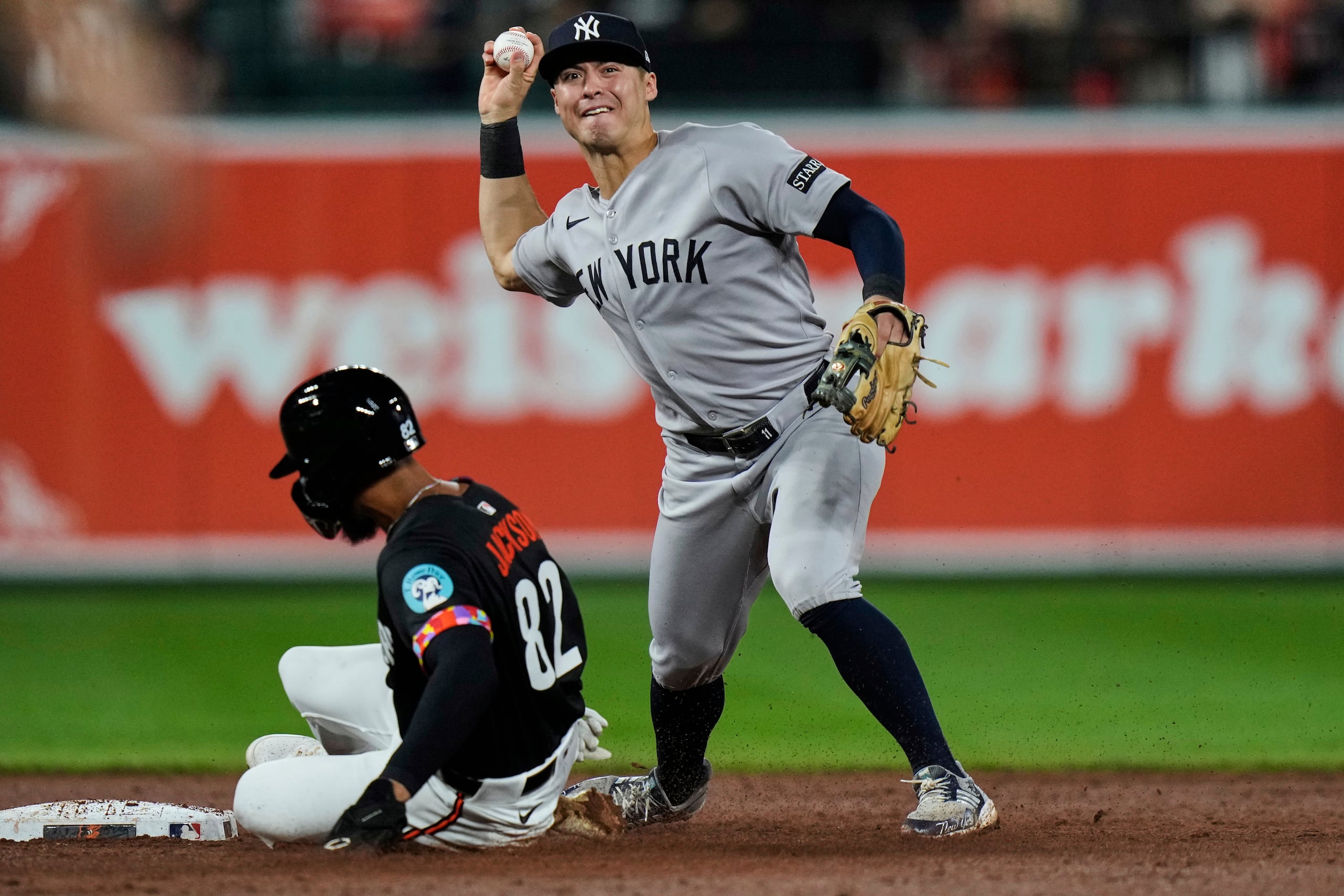 Anthony Volpe, a la derecha, durante el partido contra los Orioles de Baltimore.