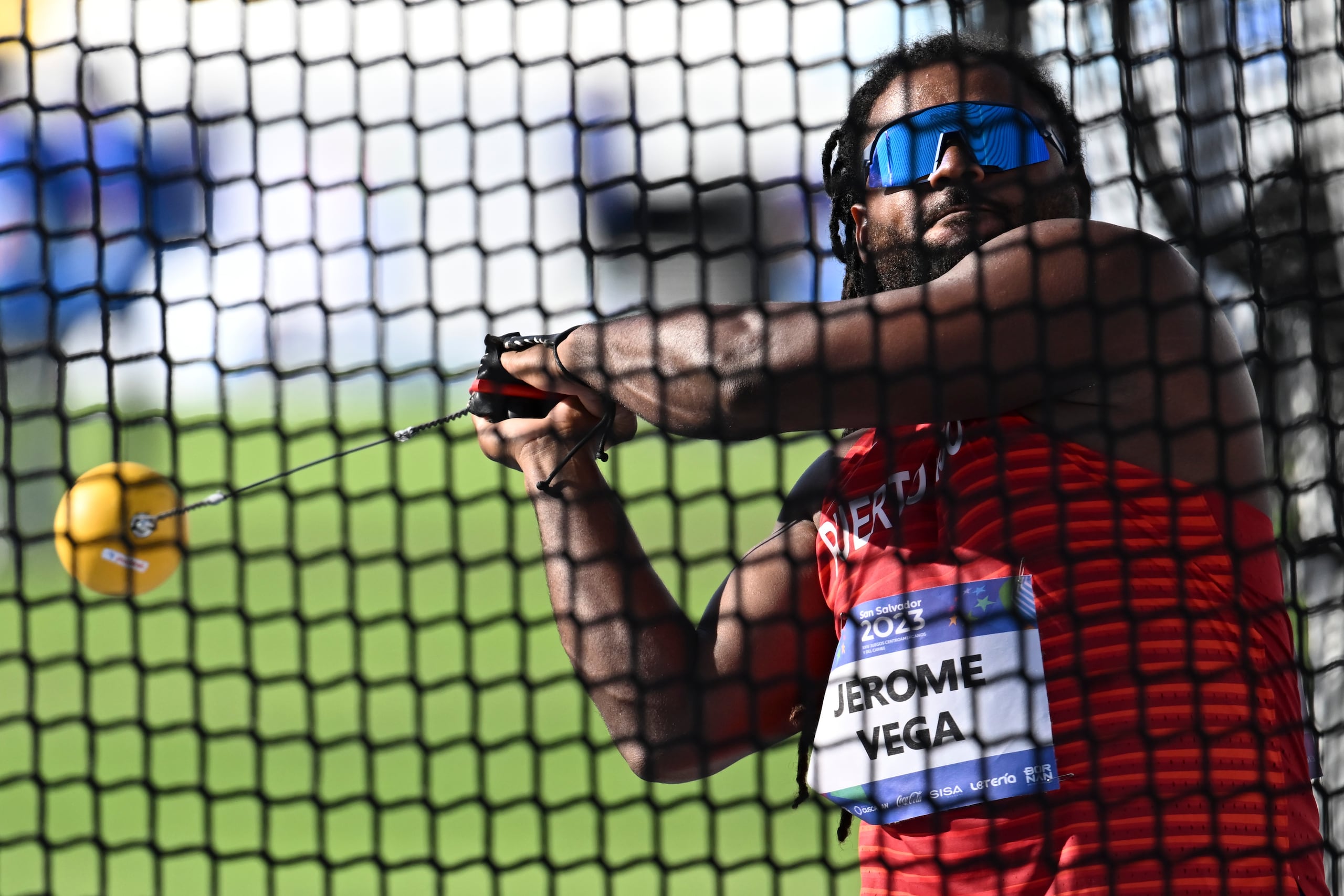 Jerome Vega ganó el oro en el lanzamiento del martillo.