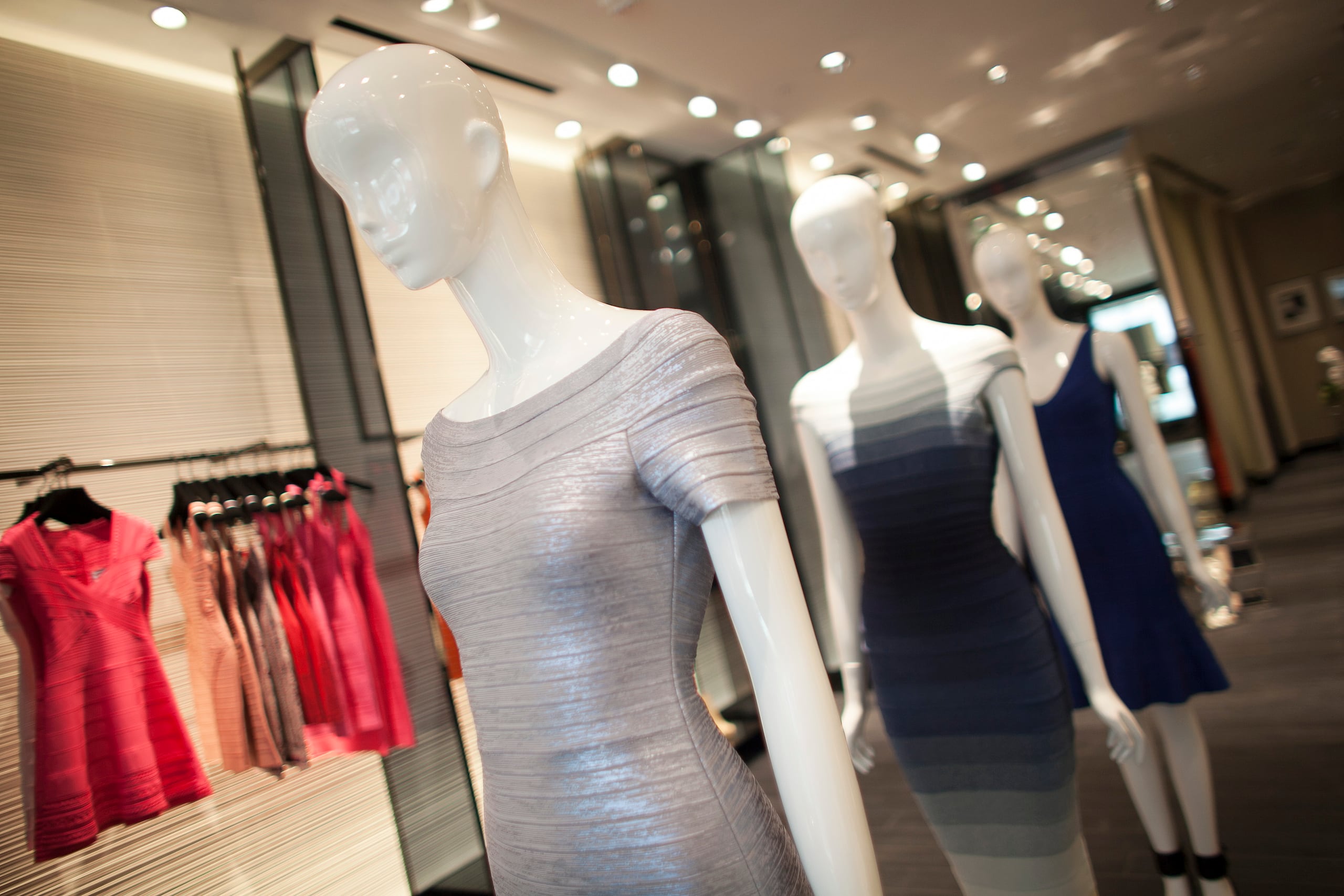 Vista de parte del piso de moda de diseñador en Nordstrom.