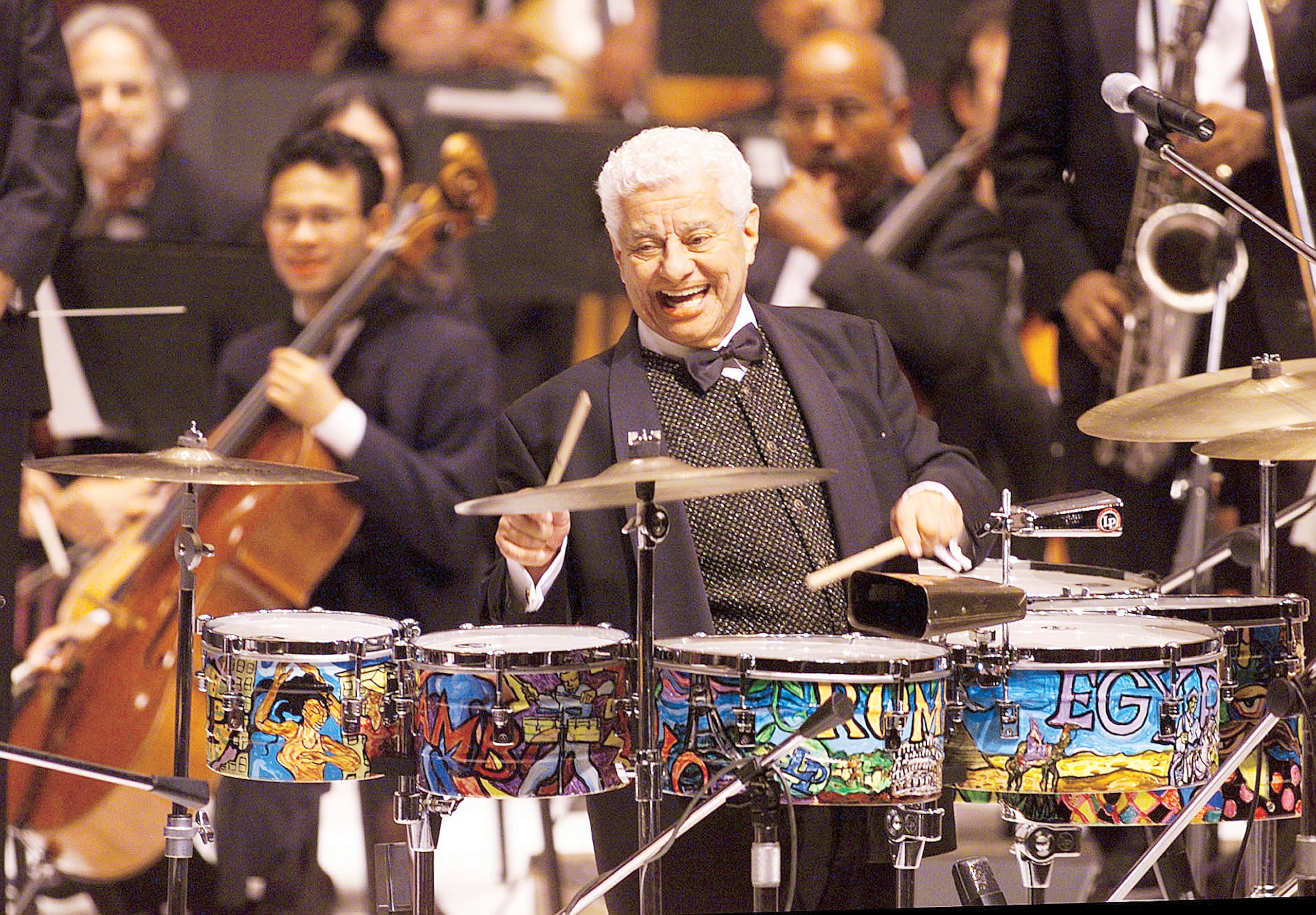 Puente era llamado el "rey del timbal" pero tocaba varios instrumentos, entre ellos el piano, batería y trompeta.
