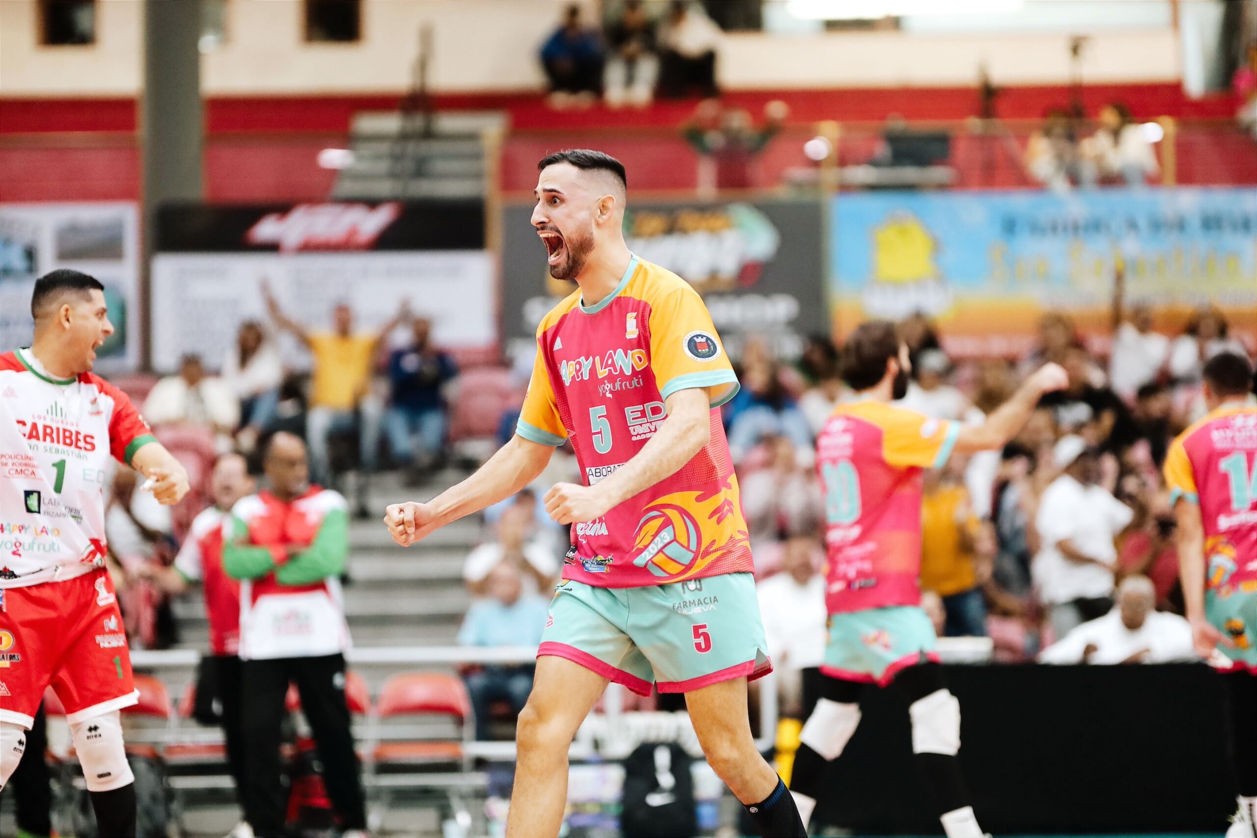 Pedro Nieves, de los Caribes de San Sebastián, terminó el encuentro con 13 puntos, siete en bloqueos y uno en servicio directo.