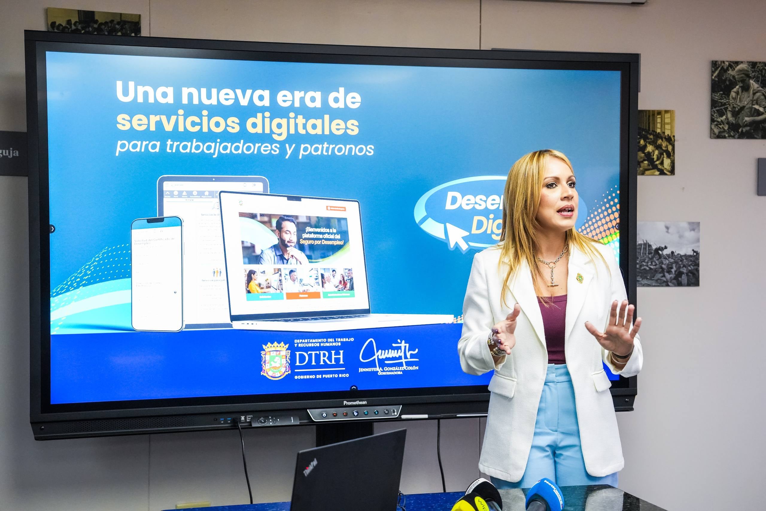 La secretaria del Departamento del Trabajo y Recursos Humanos, María del Pilar Vélez Casanova, durante el lanzamiento de la plataforma Desempleo digital