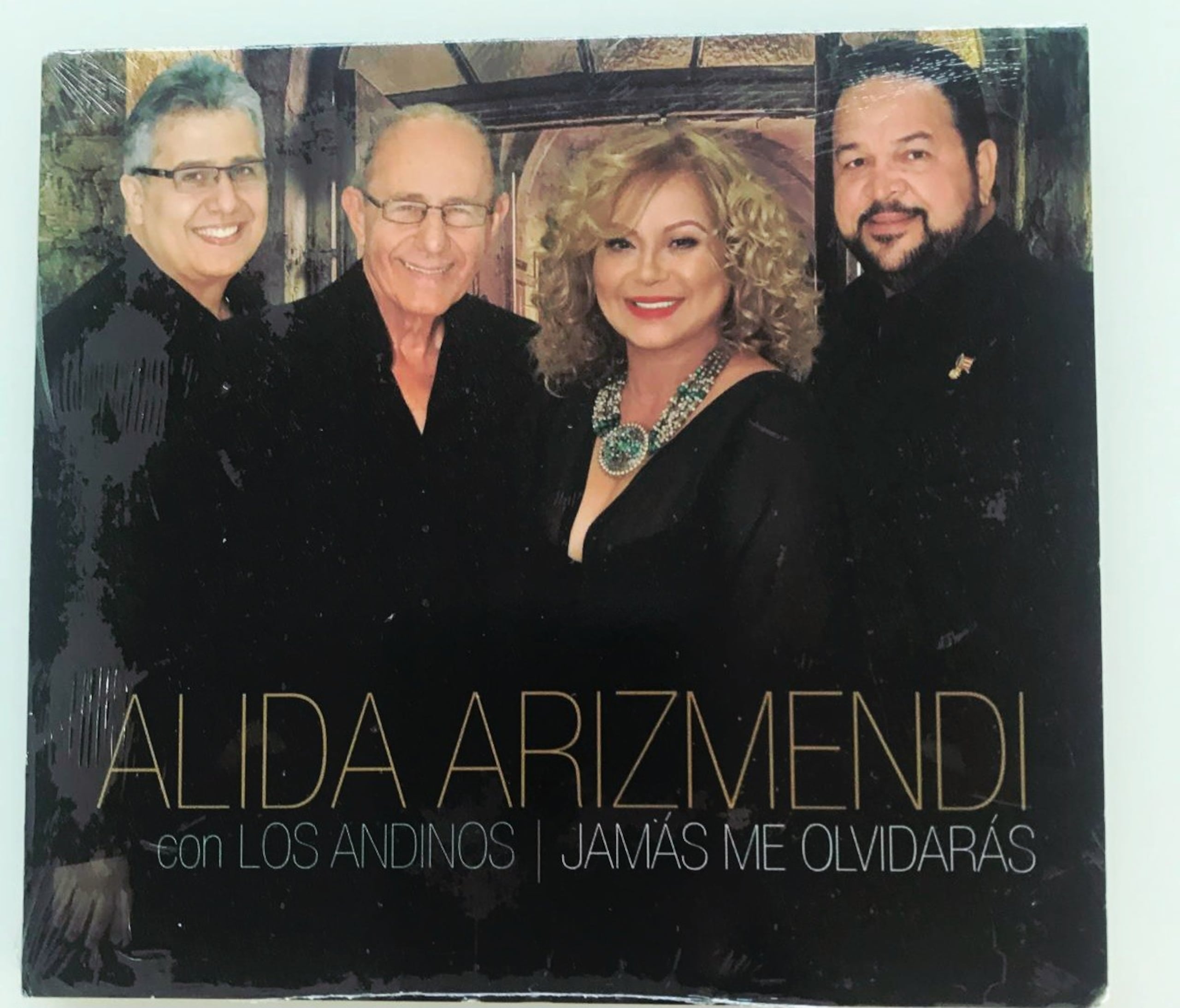 Adelantó que próximamente saldrá al mercado el disco que grabó con Los Andinos.