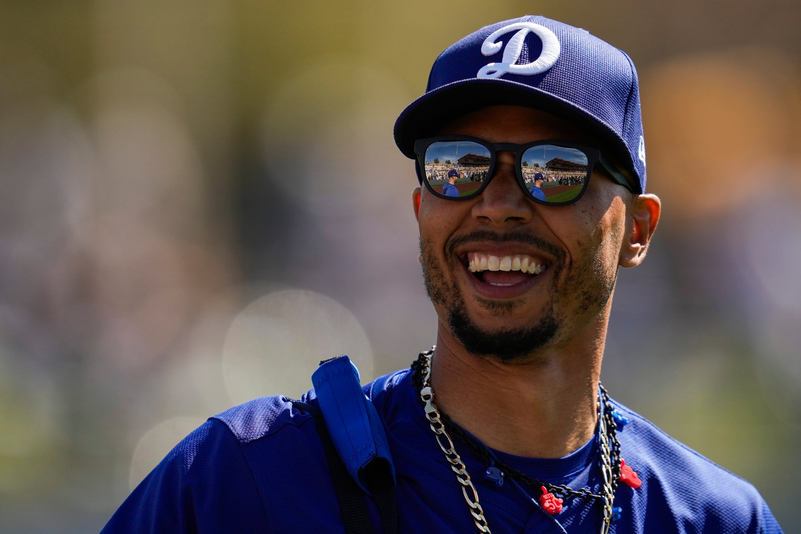 Mookie Betts, según su dirigente, incluso pudiera viajar a Los Ángeles antes de los partidos del martes y miércoles en Tokio.