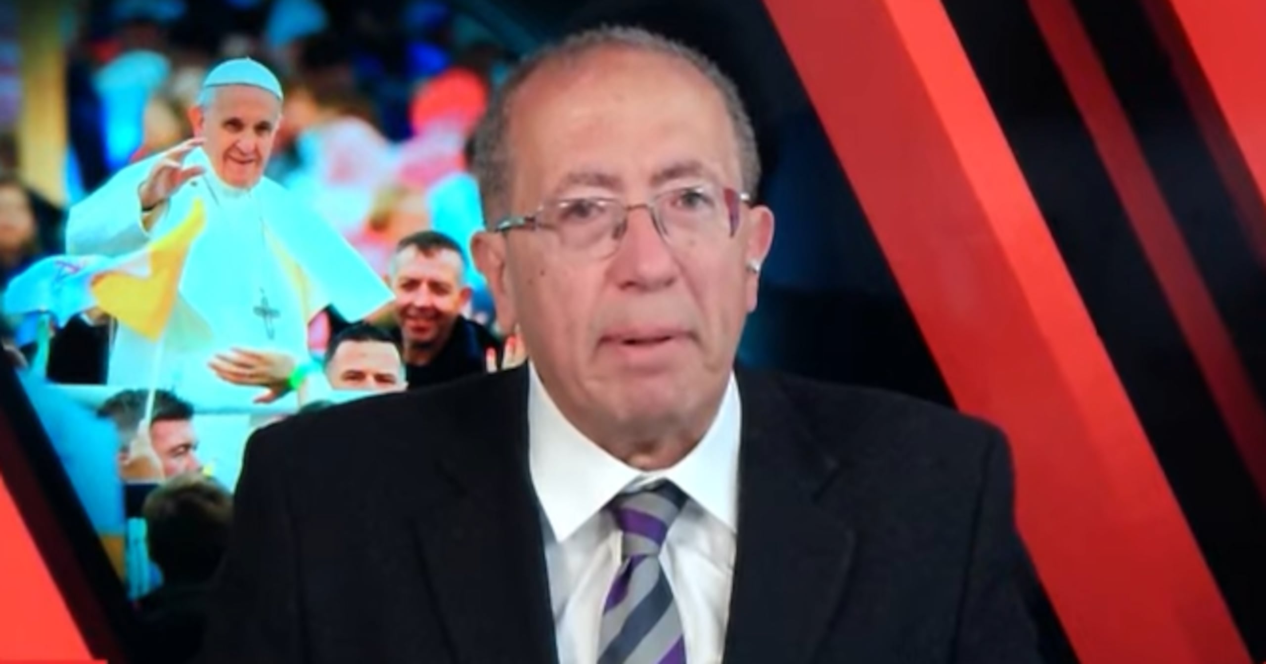 José Levy, presentador de CNN al anunciar la muerte del papa Francisco.