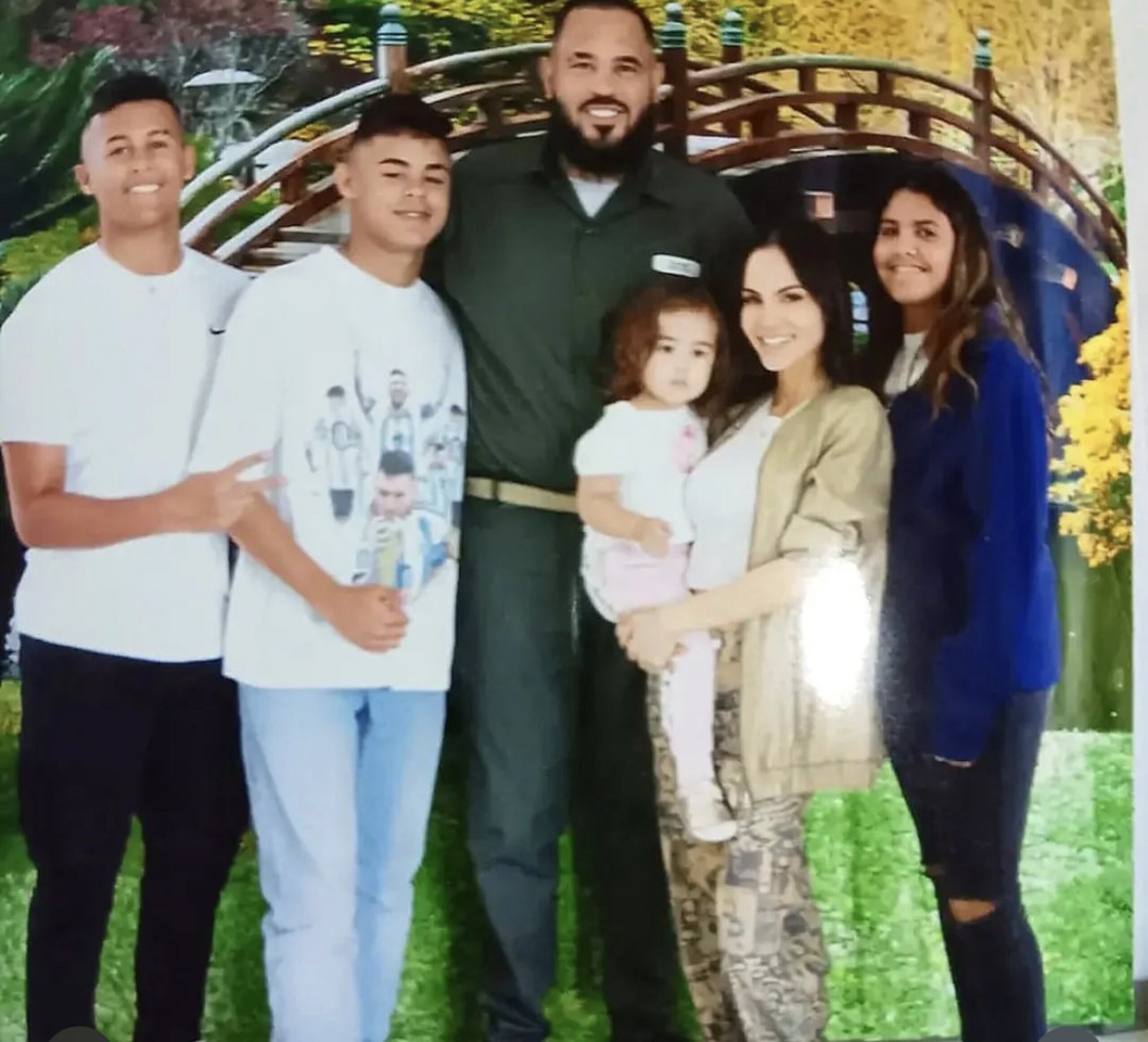 El productor compartió imágenes con su familia en ocasión de la celebración de sus 45 años.