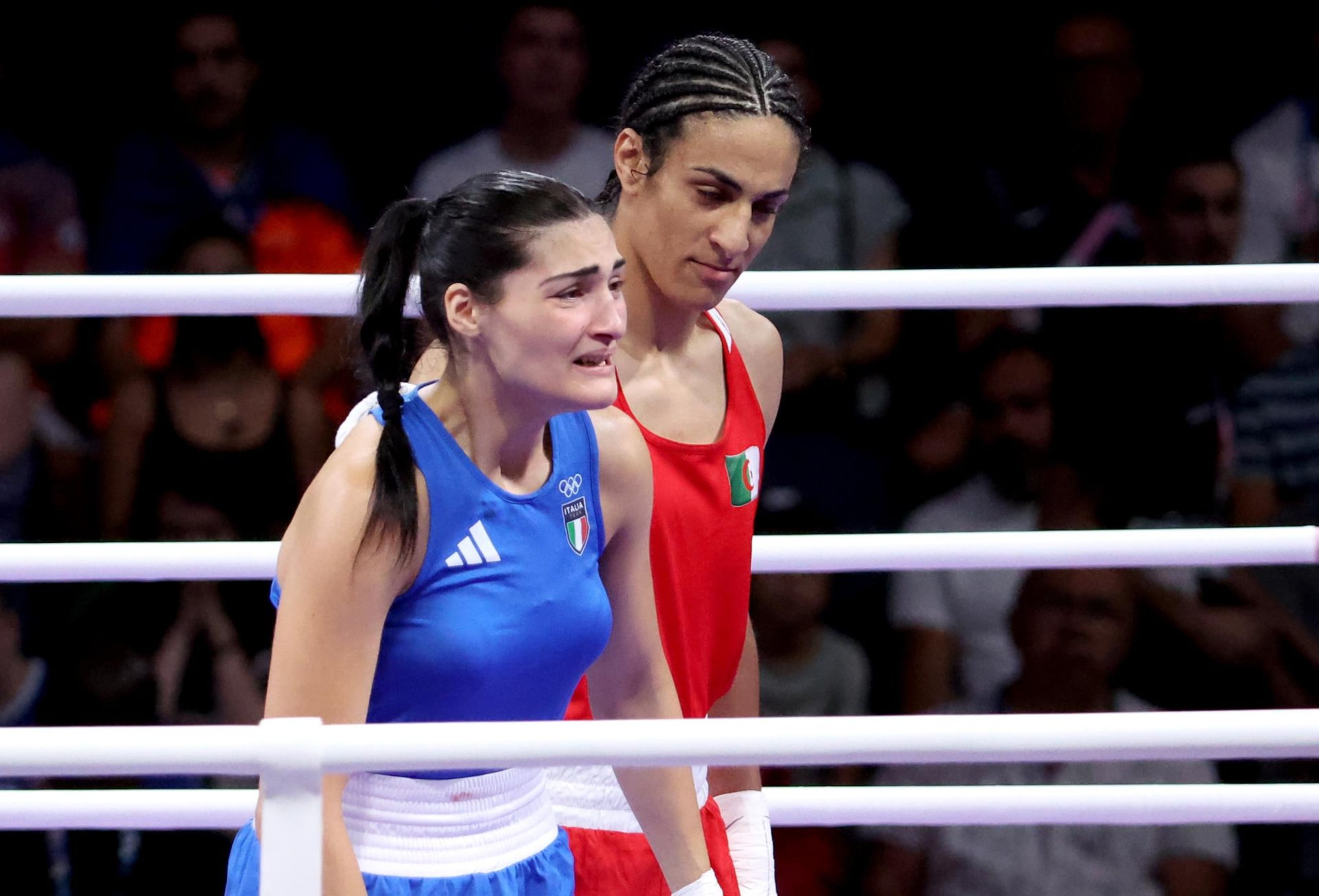 Angela Carini de Italia abandonó el combate contra Imane Khelif en la categoría de 66 kilogramos de boxeo de los Juegos Olímpicos este jueves.