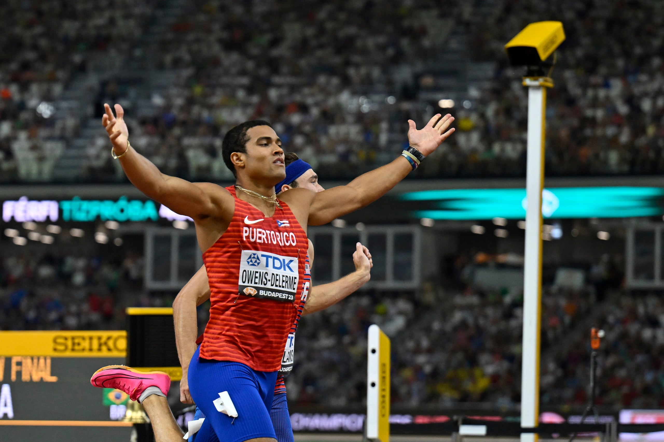 Ayden Owens-Delerme ganó los 400 metros en el decatlón.