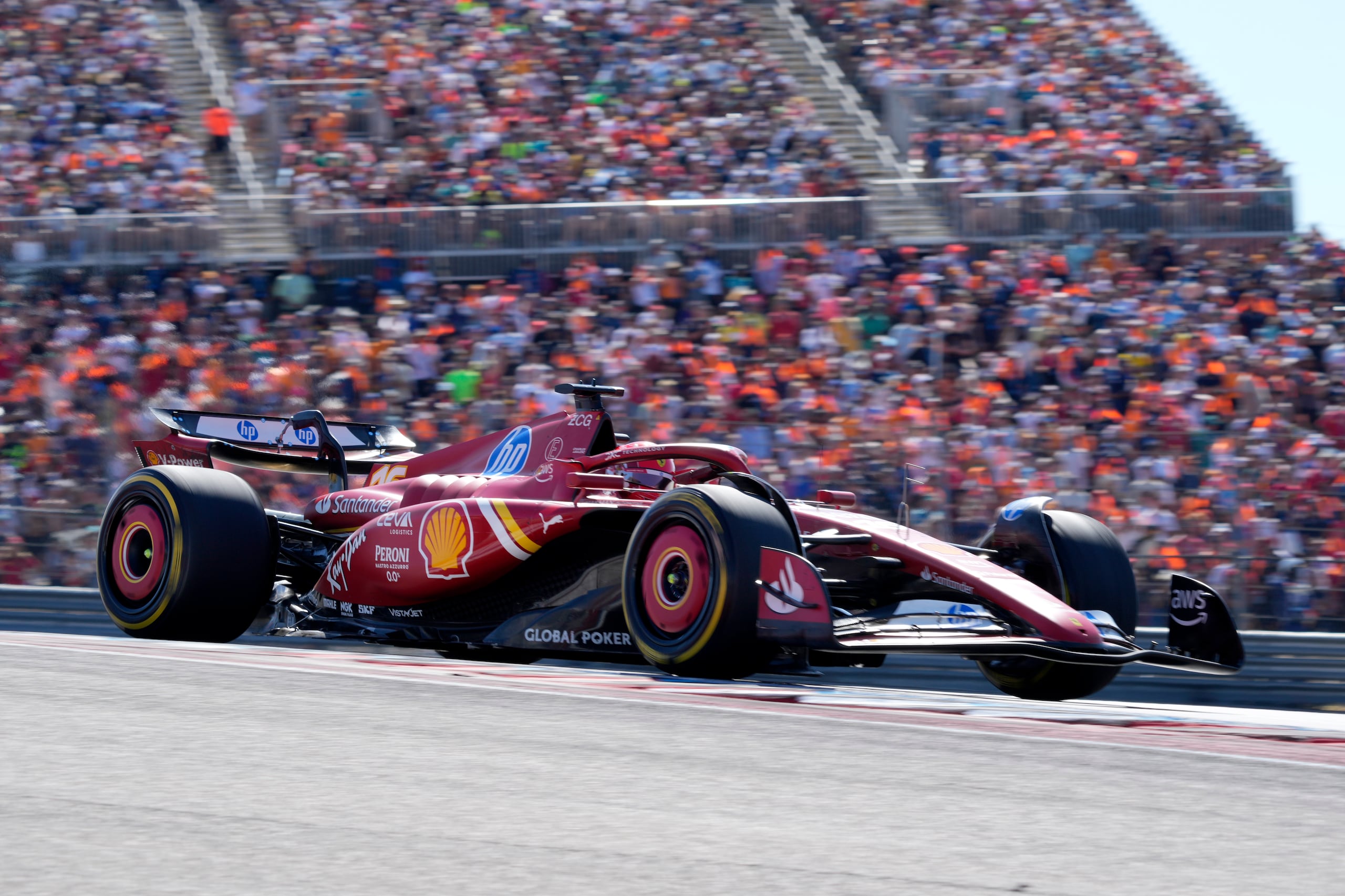 Charles Leclerc de Ferrari durante el Gran Premio de Estados Unidos, el domingo 20 de octubre de 2024, en Austin, Texas. (AP Foto/Eric Gay)