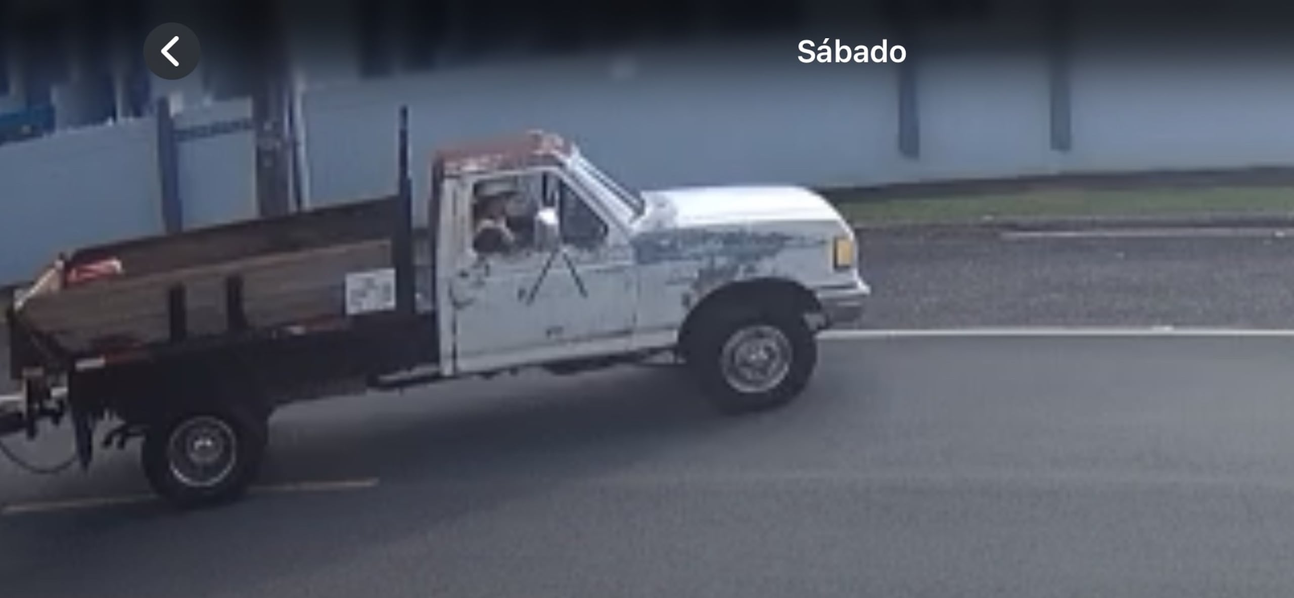 El Cuerpo de Investigaciones Criminales (CIC) de San Juan, intenta localizar un equipo pesado utilizado para labores de construcción, marca Bobcat y de la camioneta utilizada para remolcarlo, en Cupey.