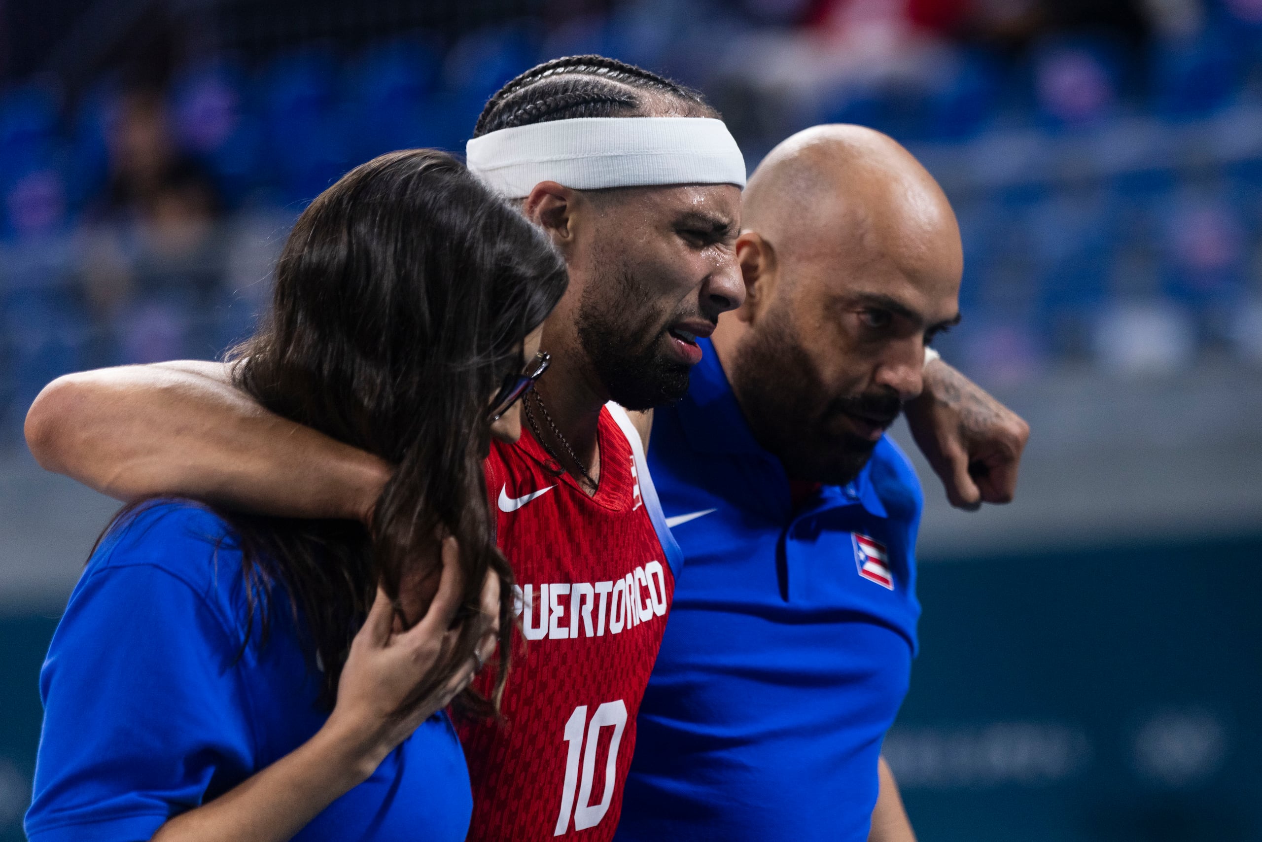 José Alvarado, quien fue el mejor anotador de Puerto Rico con 26 puntos, marcó 19 en la primera mitad pero salió lastimado de la última jugada de la primera mitad y regresó a juego en la segunda tardíamente.