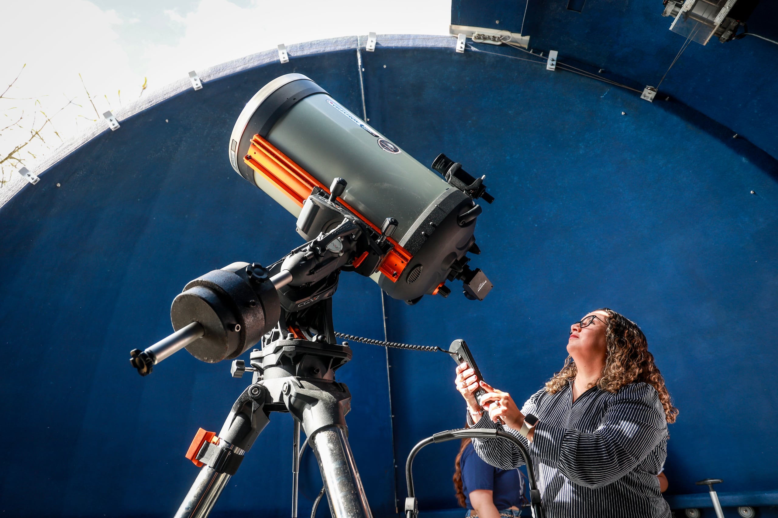 La doctora Desireé Cotto, es también la coordinara del Observatorio Astronómico de la UPRH.