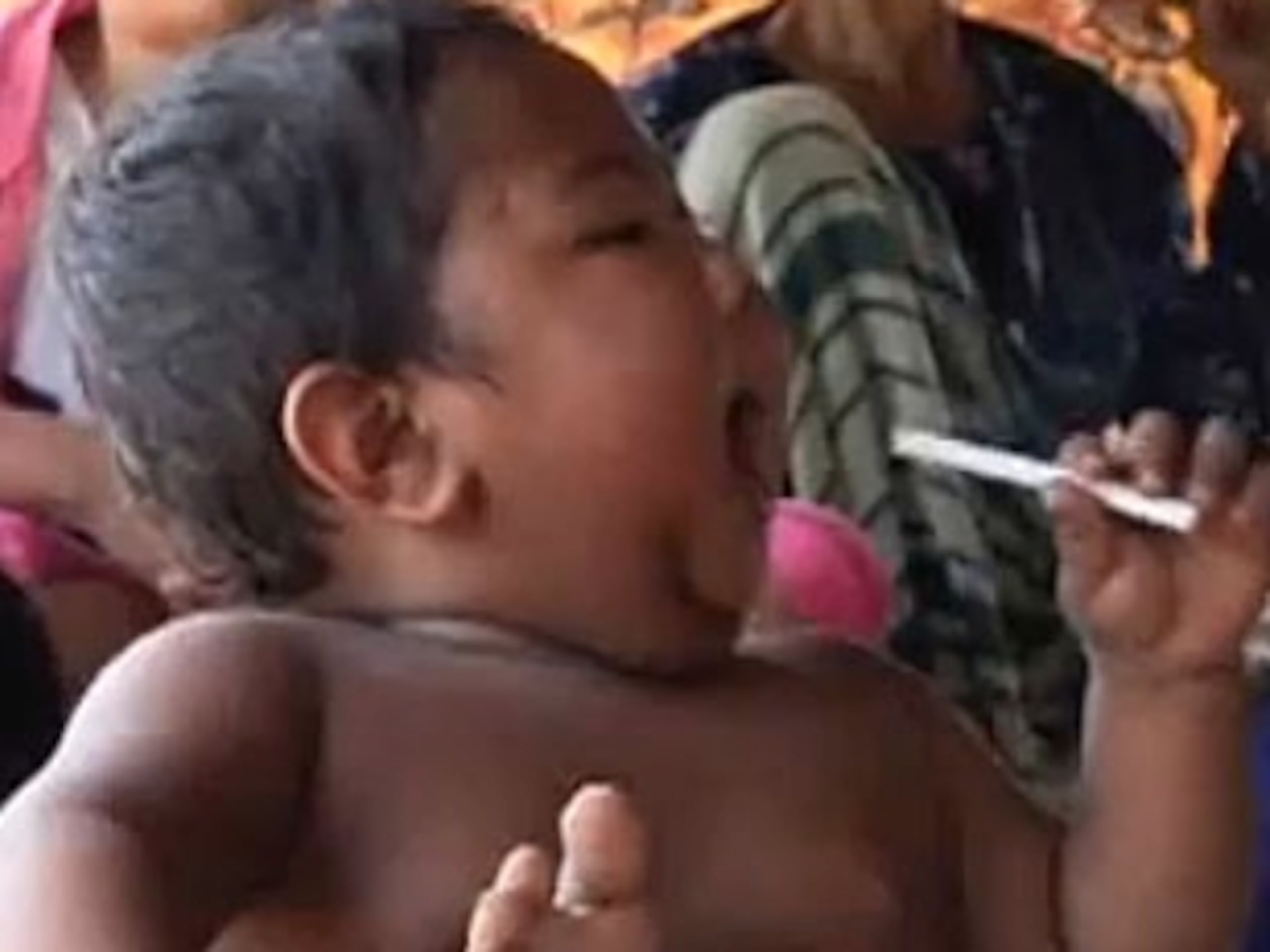 Ardi Rizal comenzó a fumar a los 18 meses a instancias de su padre, Mohamed. (Suministrada)