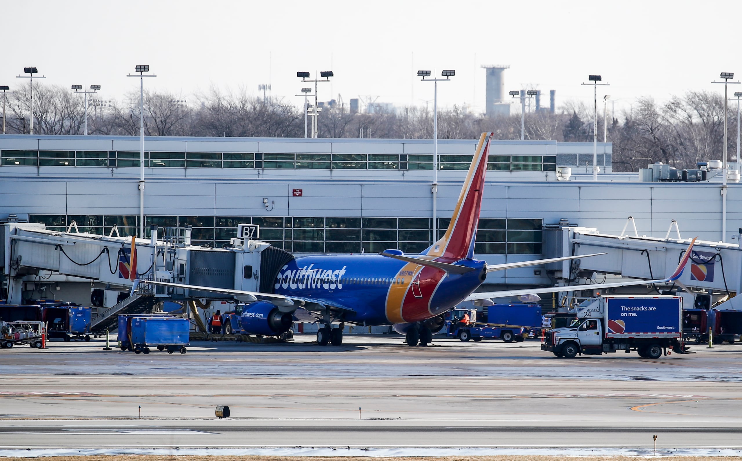 La tripulación tuvo que retirarse del avión para su limpieza.