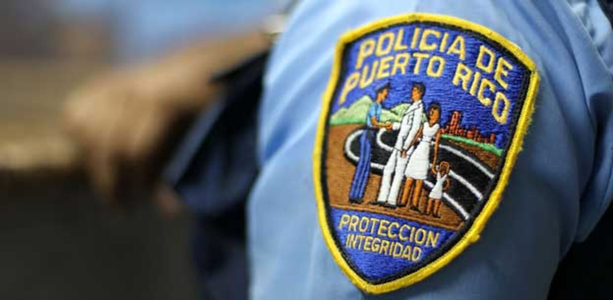 Según la investigación preliminar de la policía, el joven de 22 años y residente en el residencial El Coral en Carolina, transitaba en una motora Longbo Motorcycle cuando alguien le disparó. (Archivo)