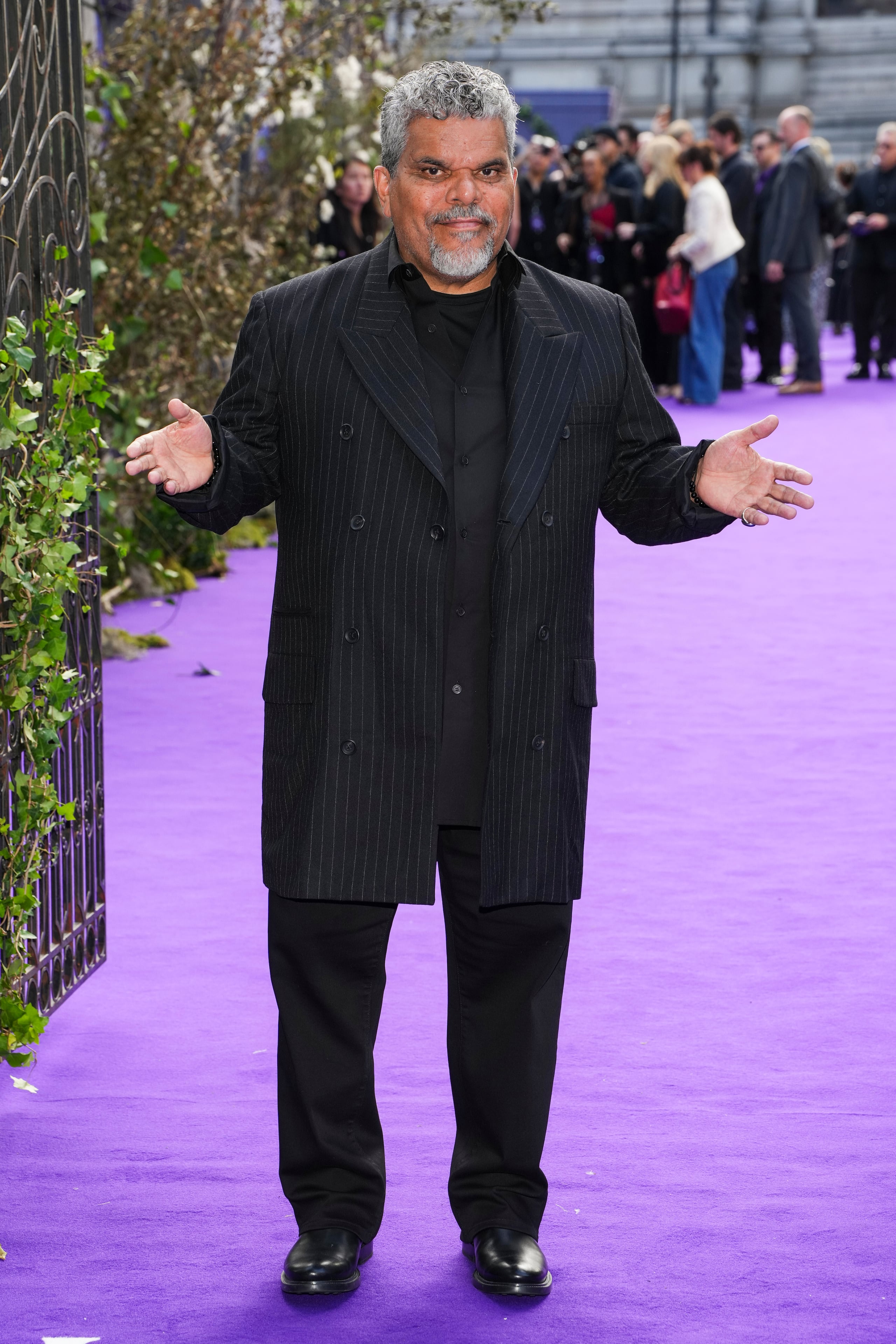 Luis Guzmán durante la premiere de la serie "Wednesday"en Londres.