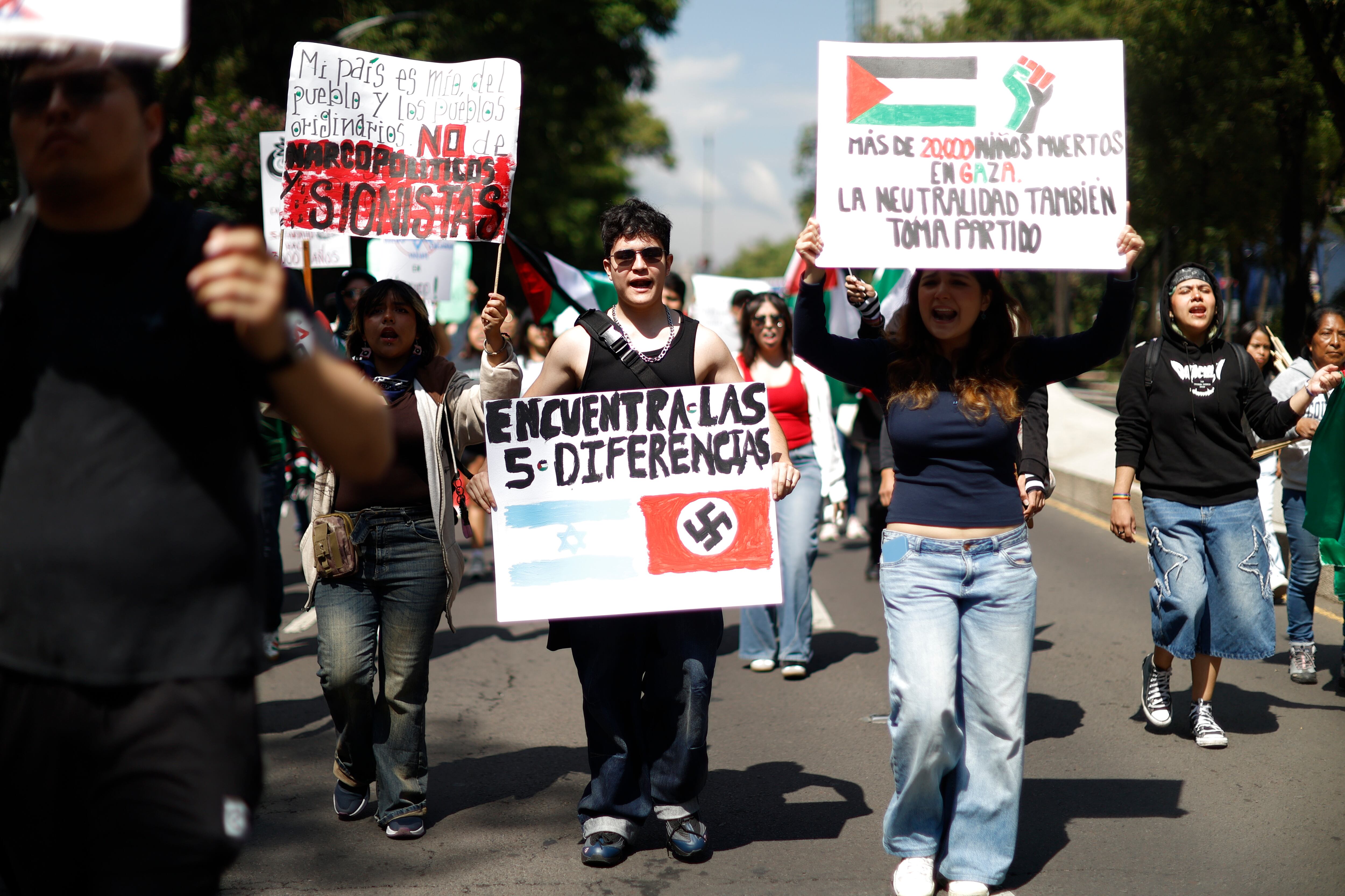 Imagen de la cobertura de: Manifestantes mexicanos reclaman cambios en acuerdos con Israel y protección del agua