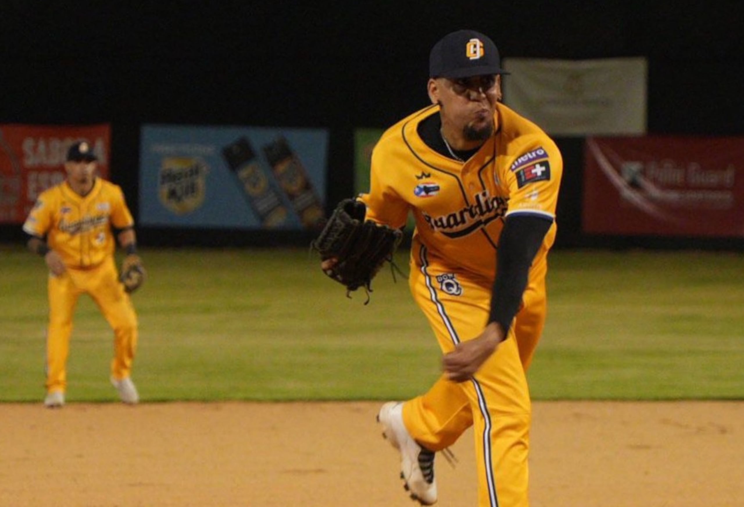 Julio Torres ponchó a 13 y tiró la ruta completa en la victoria 2-0 de los Guardianes de Dorado sobre los Gigantes de Carolina.