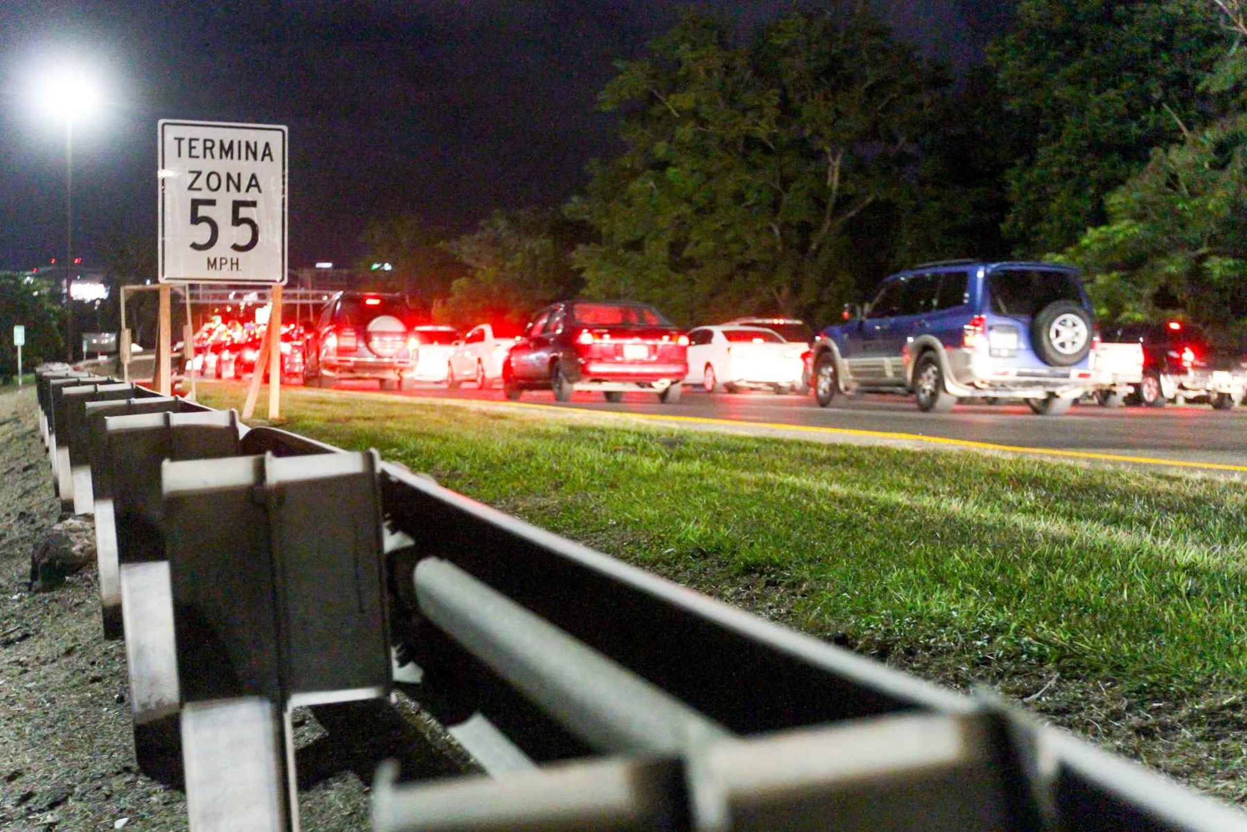 Hay carriles cerrados en ambas direcciones en la autopista PR-22 en San Juan. (Archivo / GFR Media)