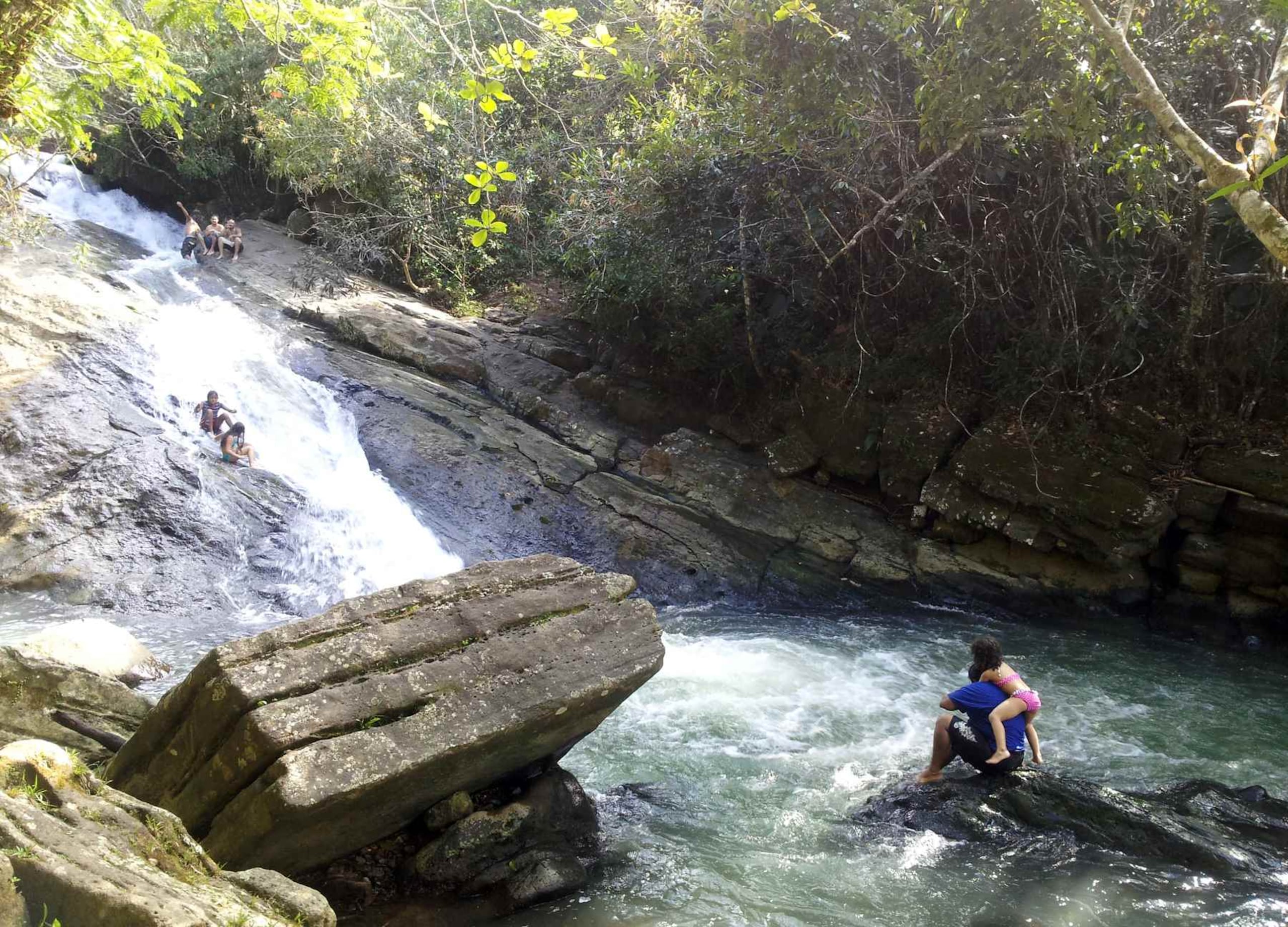 Cascada Las Pailas, la cual forma parte de El Yunque. (Archivo GFR Media)