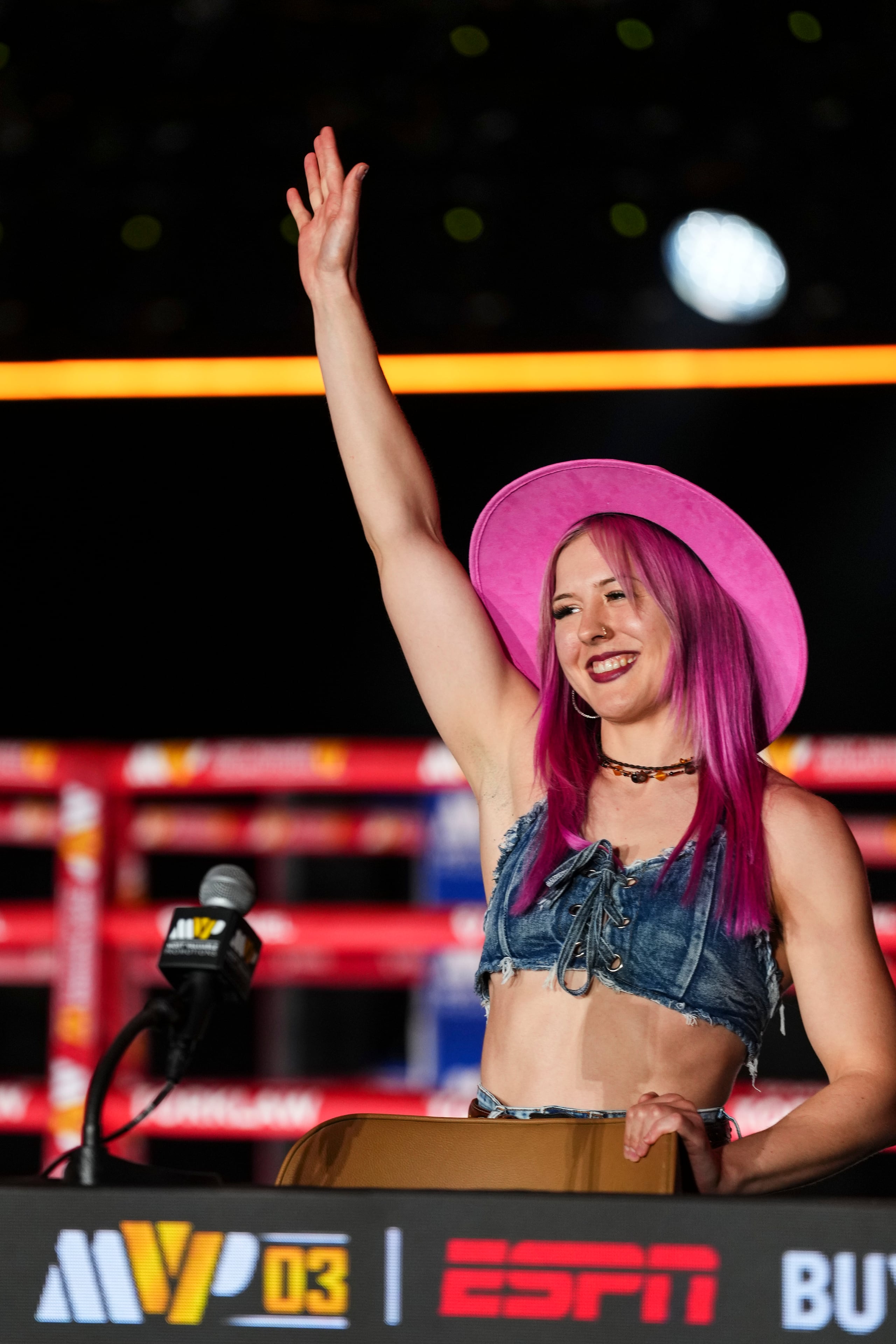 Cheyenne "Pepper" Hanson pelea por primera vez en su carrera en Estados Unidos. (Cooper Neill / Most Valuable Promotions)
