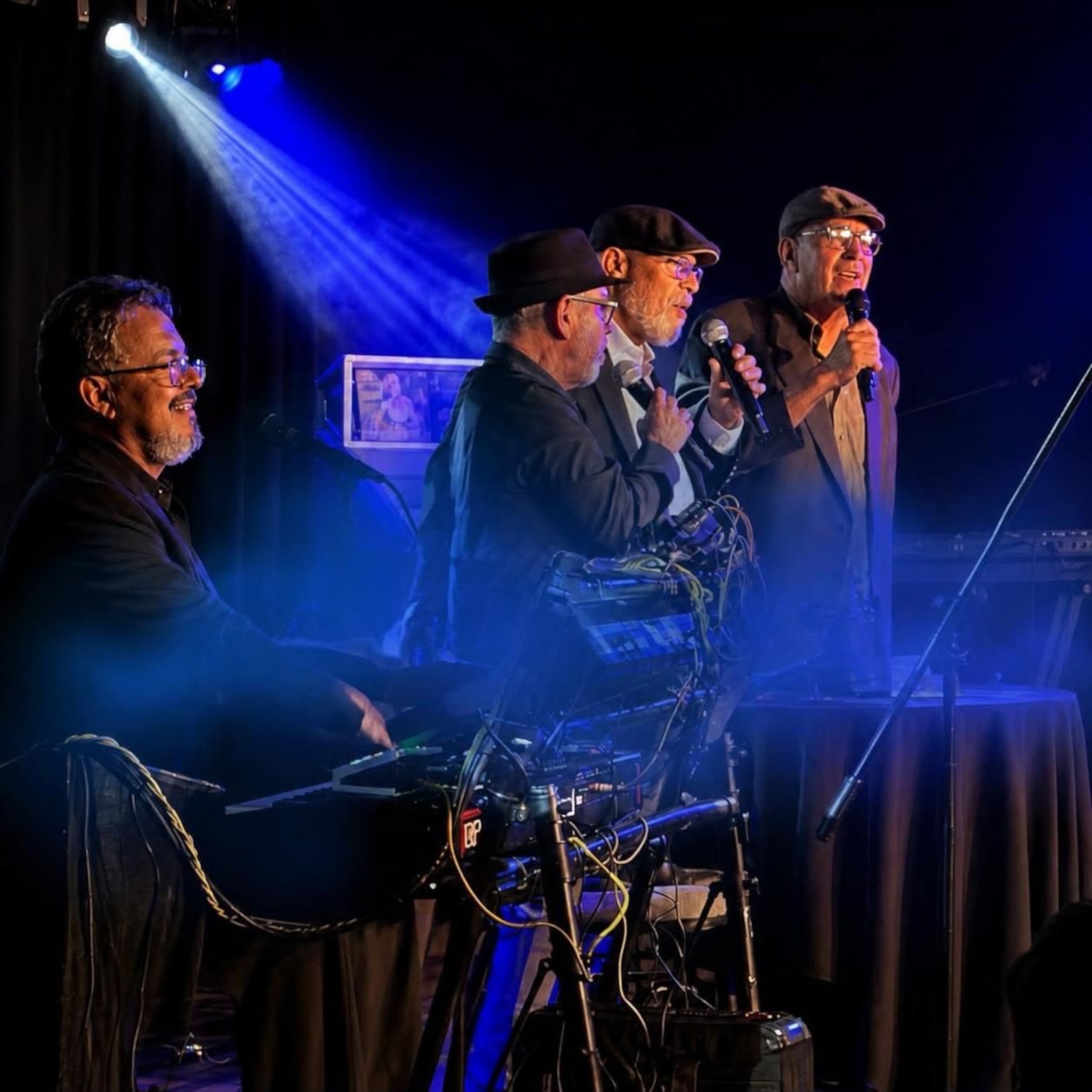 "Enamorados de la Bohemia" regresa al café teatro del Bellas Artes de Caguas para llevar emoción y tradición al público.