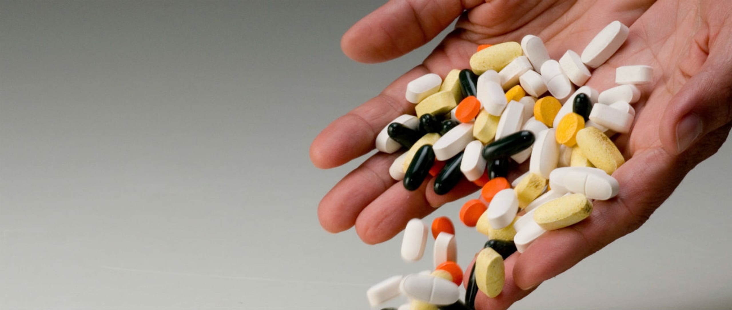 Según el Instituto Nacional de Salud (NIH), los opioides reducen la intensidad de las señales de dolor que llegan al cerebro. (Archivo)