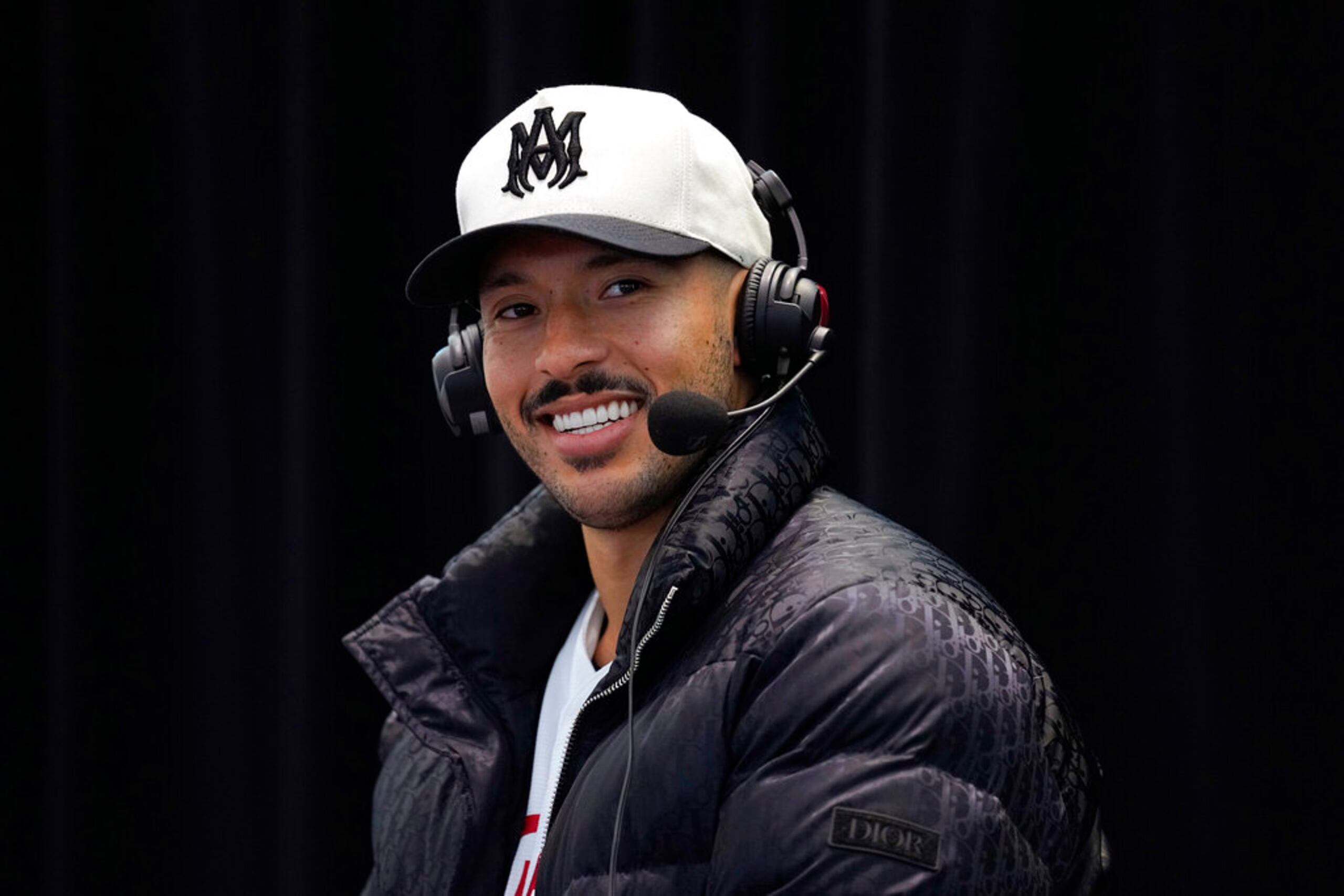 Carlos Correa conversó con los fanáticos y los miembros de la prensa durante el festival anual en Target Field.