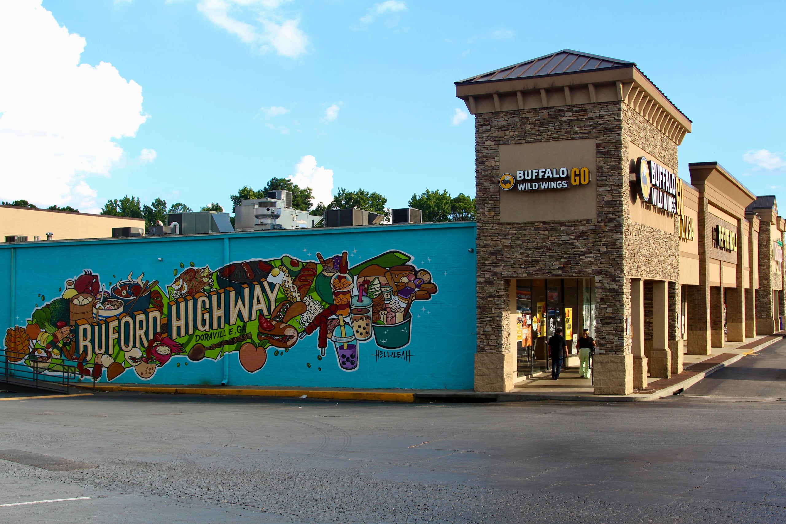 Fotografía del 26 de julio de 2025 de un mural en Buford Highway, el corazón de la comunidad hispana en la zona metropolitana de Atlanta, Georgia (Estados Unidos). (EFE/ Marcelo Wheelock)