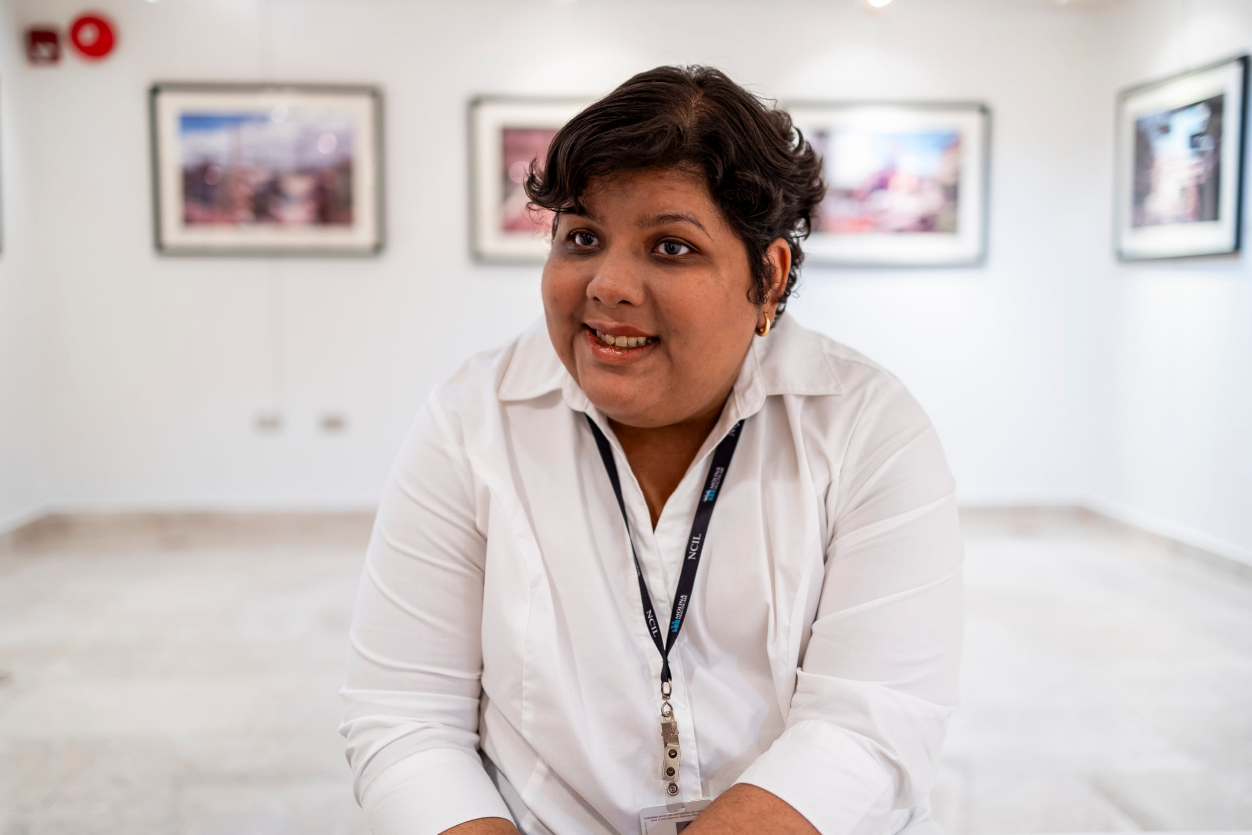 Venció las vicisitudes que le presentó su enfermedad y se convirtió en la primera guía turística con ceguera, certificada por la Compañía de Turismo.