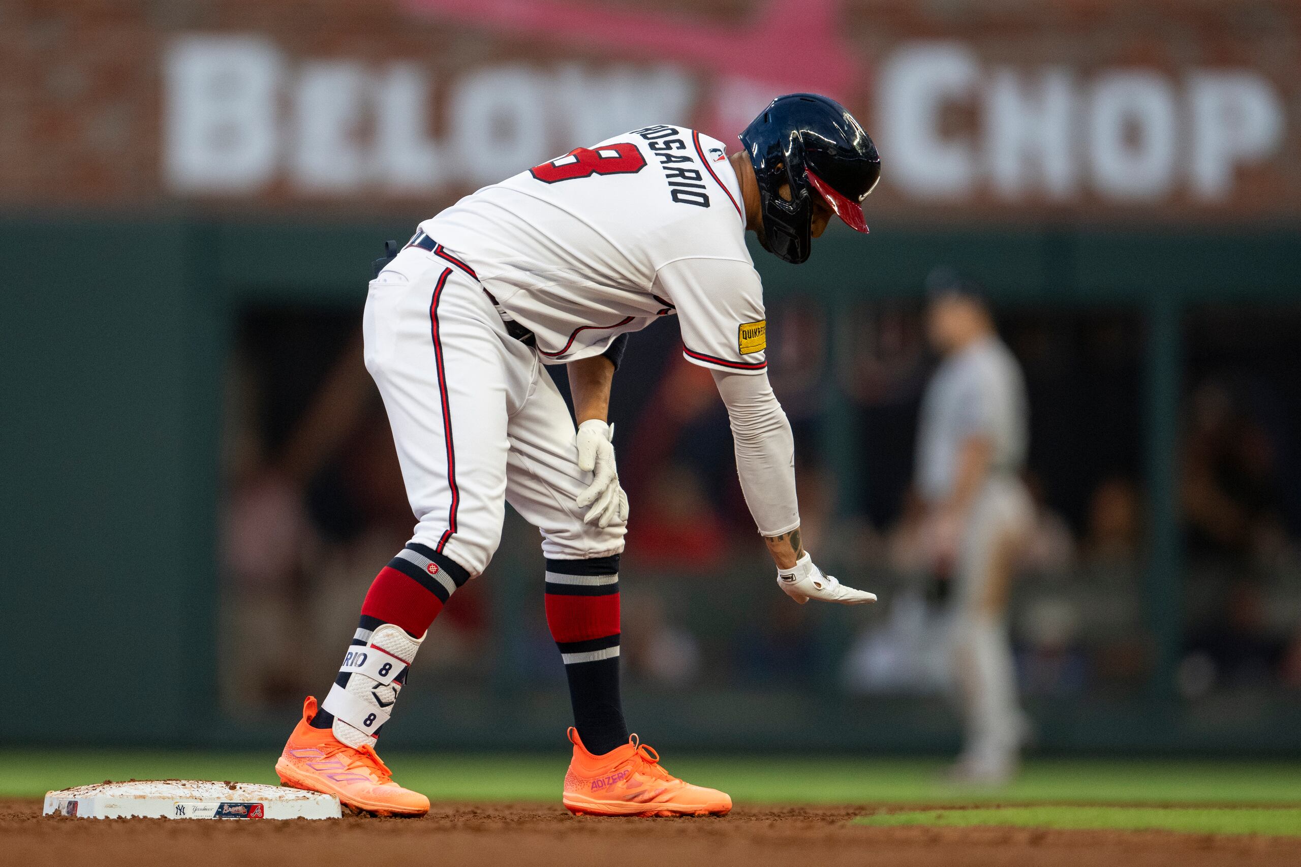 Eddie Rosario reacciona luego de conectar su doblete de ayer.