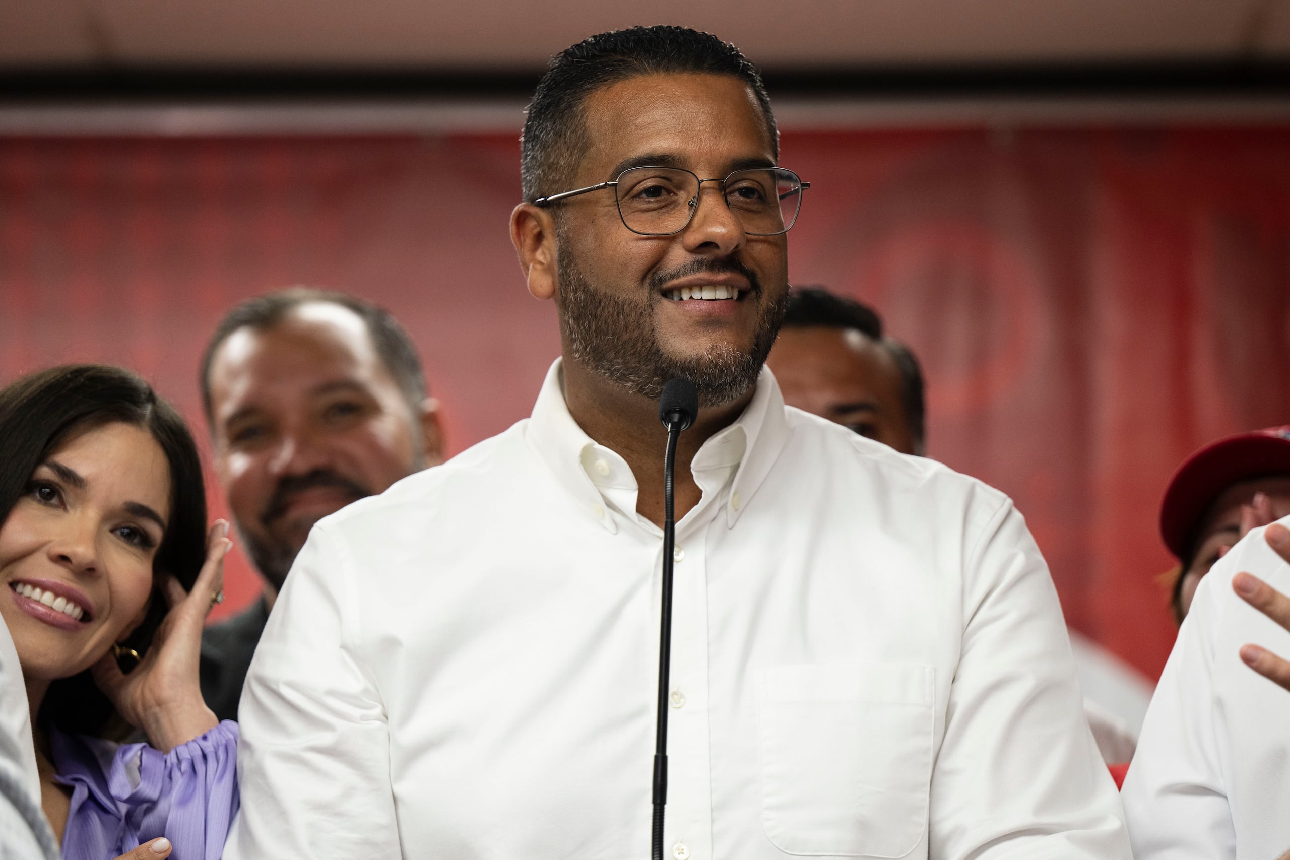 2 de junio de 2024. San Juan, PR. MCD/POLITICA. Ambiente en la sede del Partido Popular Democrático (PPD) en Puerta de Tierra, donde el aspirante a la gobernación y presidente de esa colectividad, Jesús Manuel Ortiz, ofrecería un mensaje luego que el senador Juan Zaragoza reconociera la victoria de Ortiz en la primaria por la candidatura a la Gobernación. En la foto Jesús Manuel Ortiz. FOTO POR: Carlos Giusti/GFR Media
Primarias 2024, Jesús Manuel Ortiz, Gobernación, Partido Popular Democrático