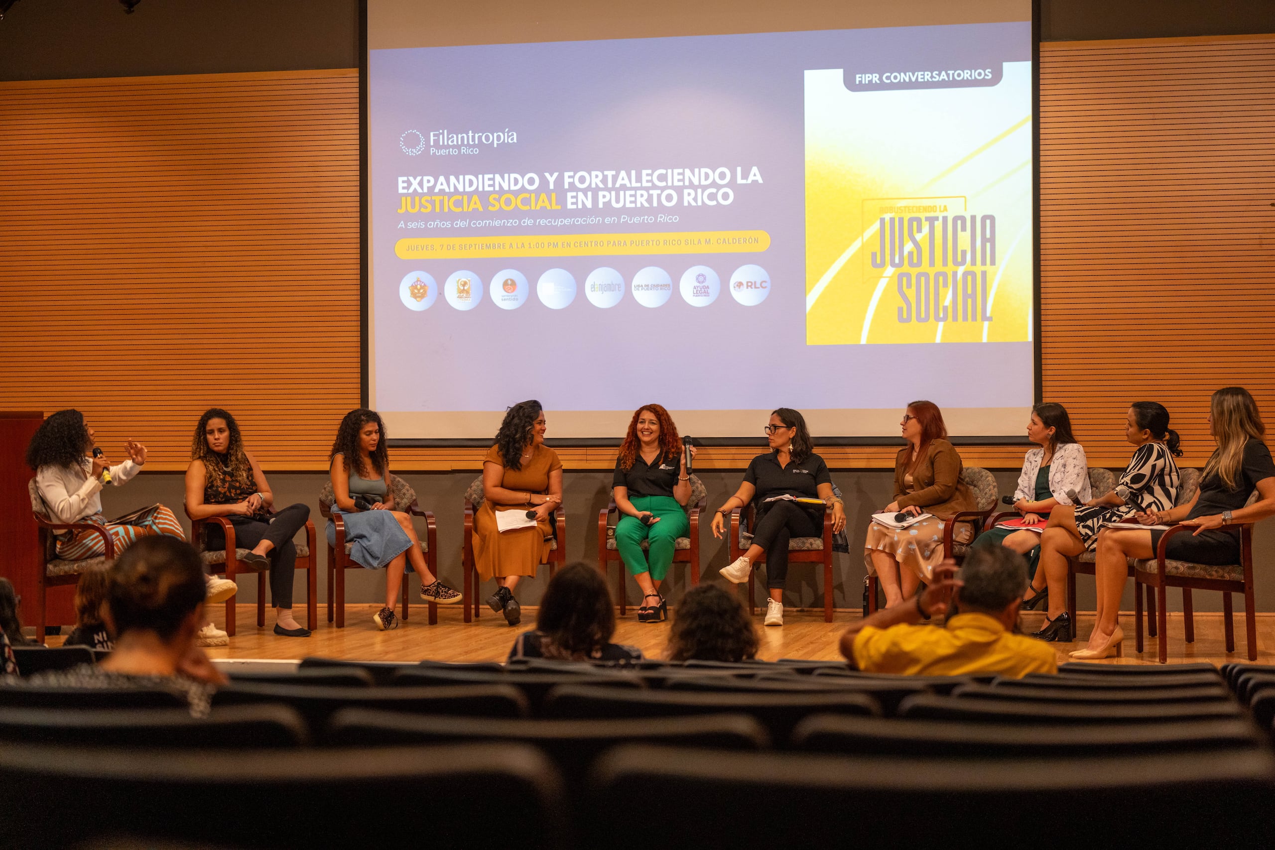 Varias líderes de organizaciones sin fines de lucro participan del foro de Filantropía Puerto Rico.