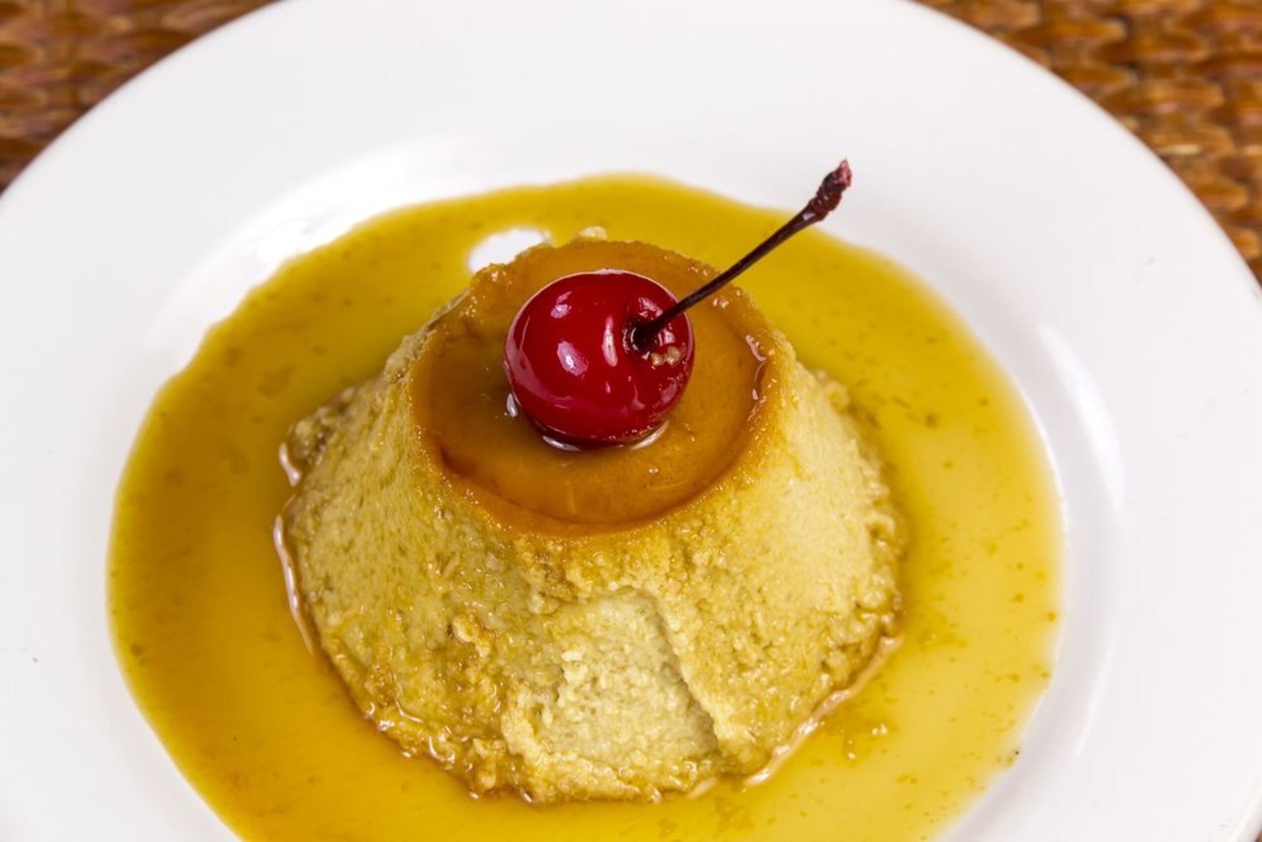 El flan napolitano en la antigüedad solía ser un postre delicado. (Shutterstock)