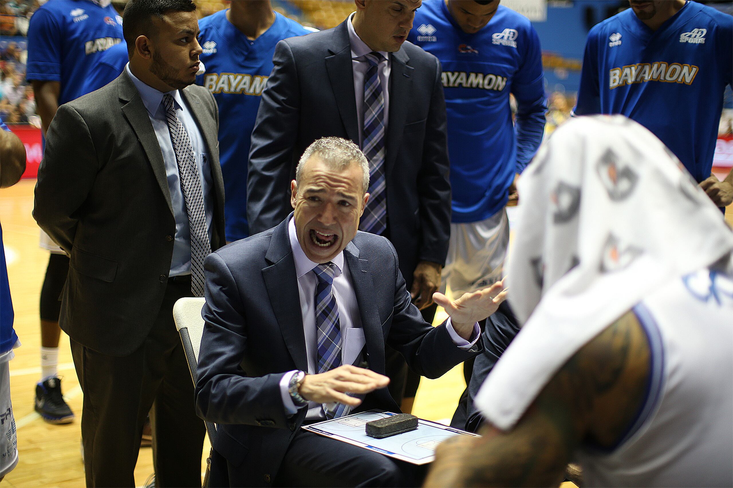 Francisco 'Paco' Olmos reemplaza en la dirección de Xalapa al boricua Allans Colón.