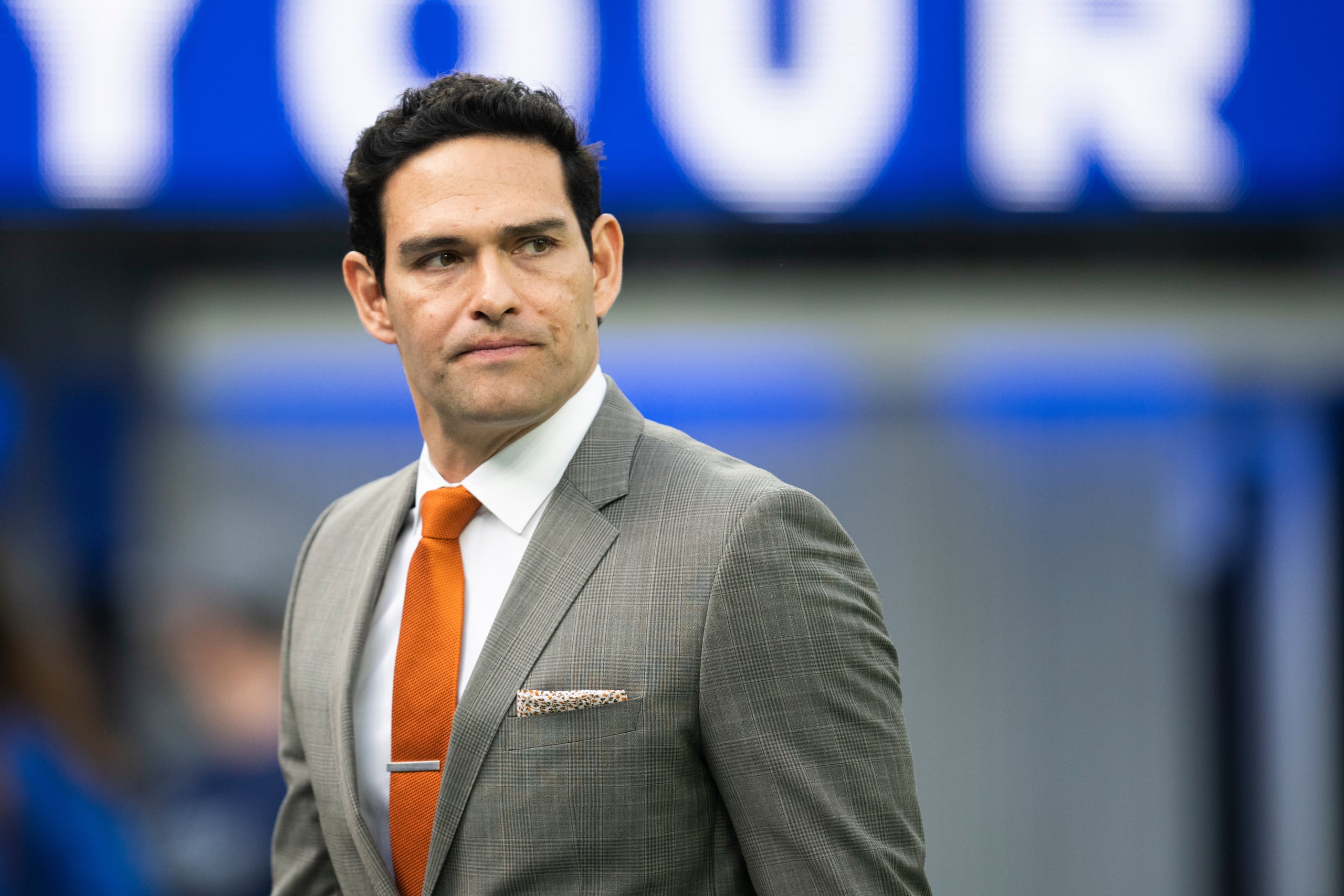 Mark Sánchez, quien jugó durante 10 temporadas con varios equipos, se encontraba en Indianápolis para participar de la transmisión del partido del domingo con Fox Sports.