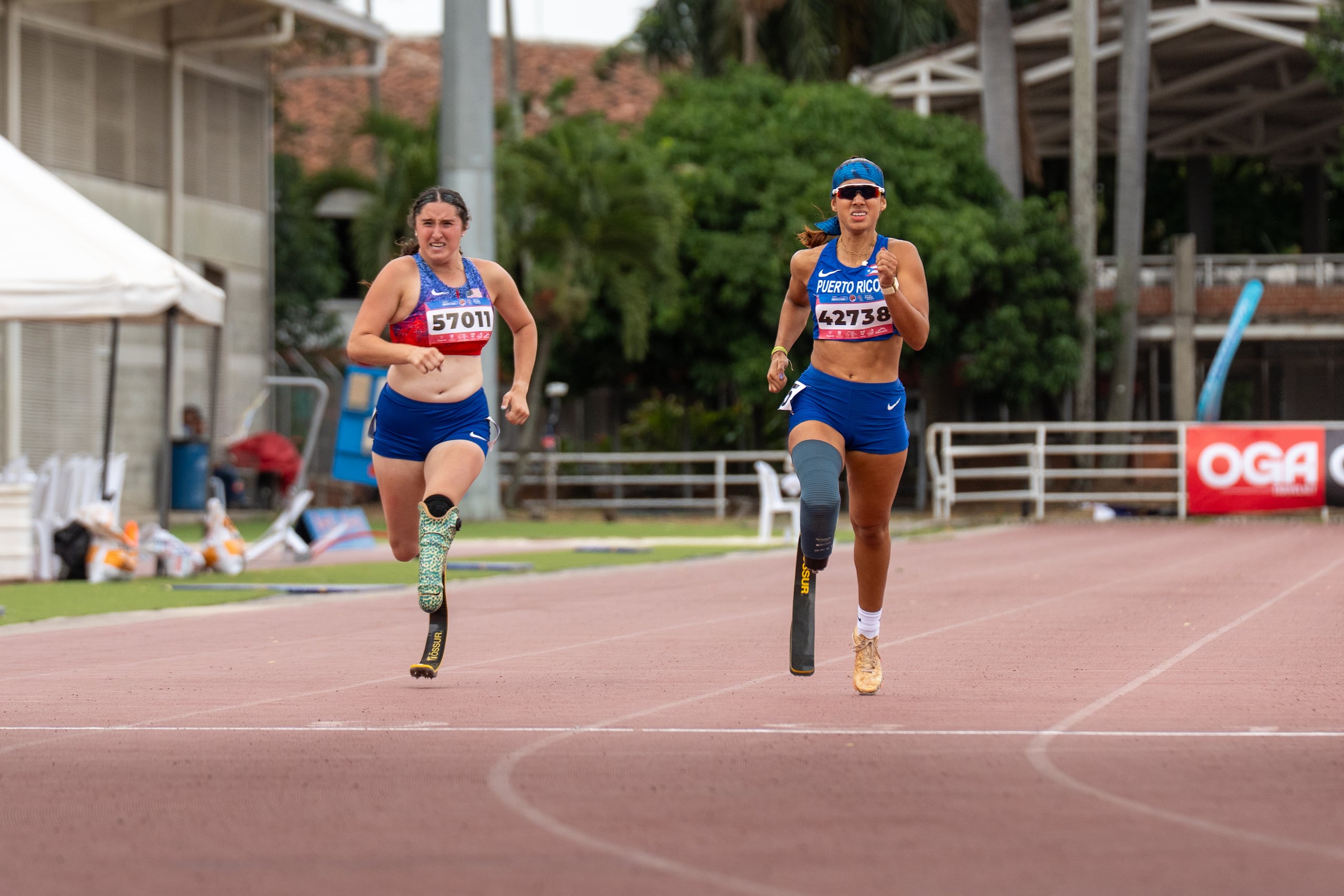 Yaimillie Díaz Colón (derecha)