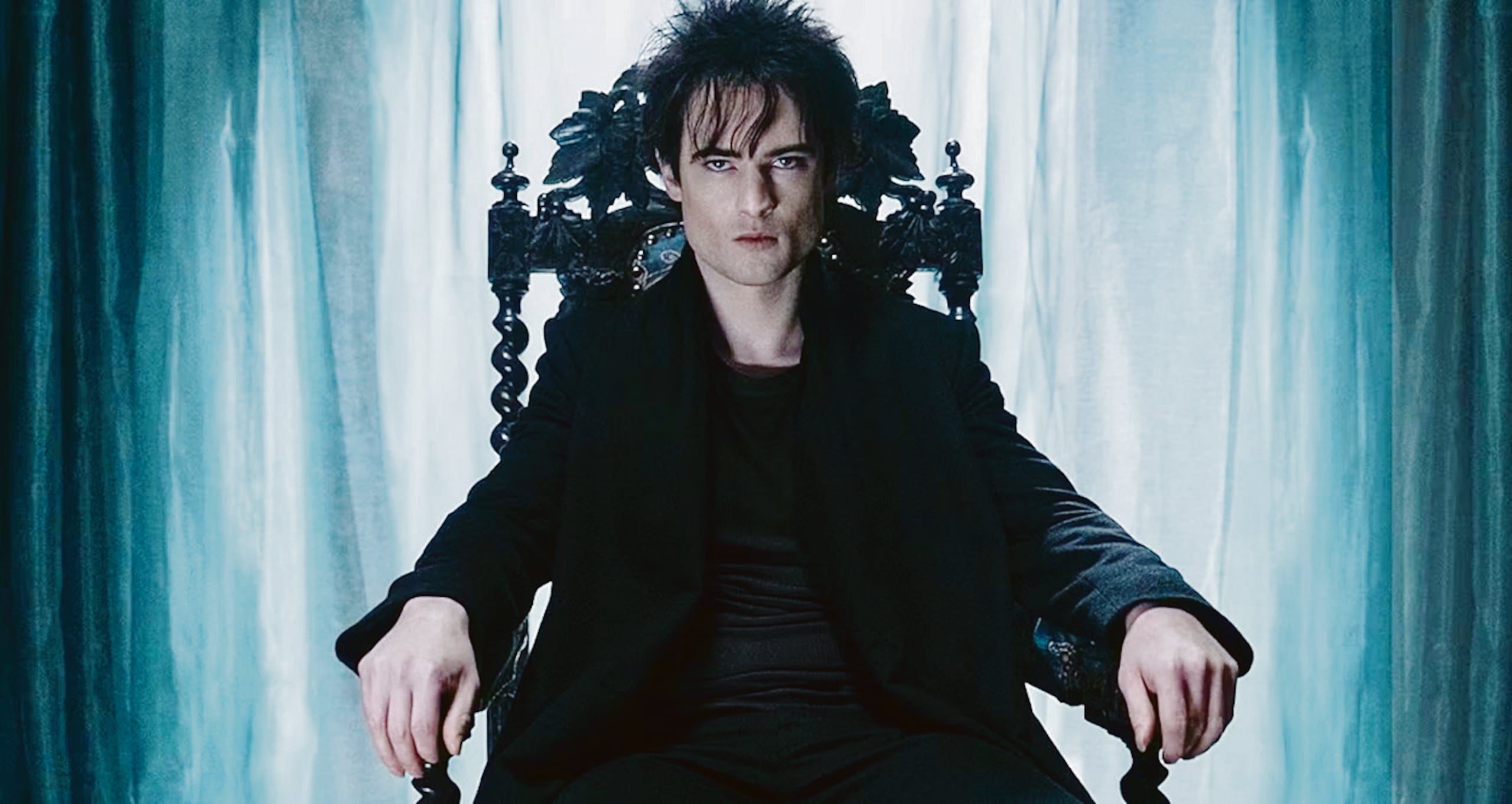 Tom Sturridge nació para interpretar a “Morpheus” en la serie “The Sandman”, basada en la icónica novela gráfica de Neil Gaiman.