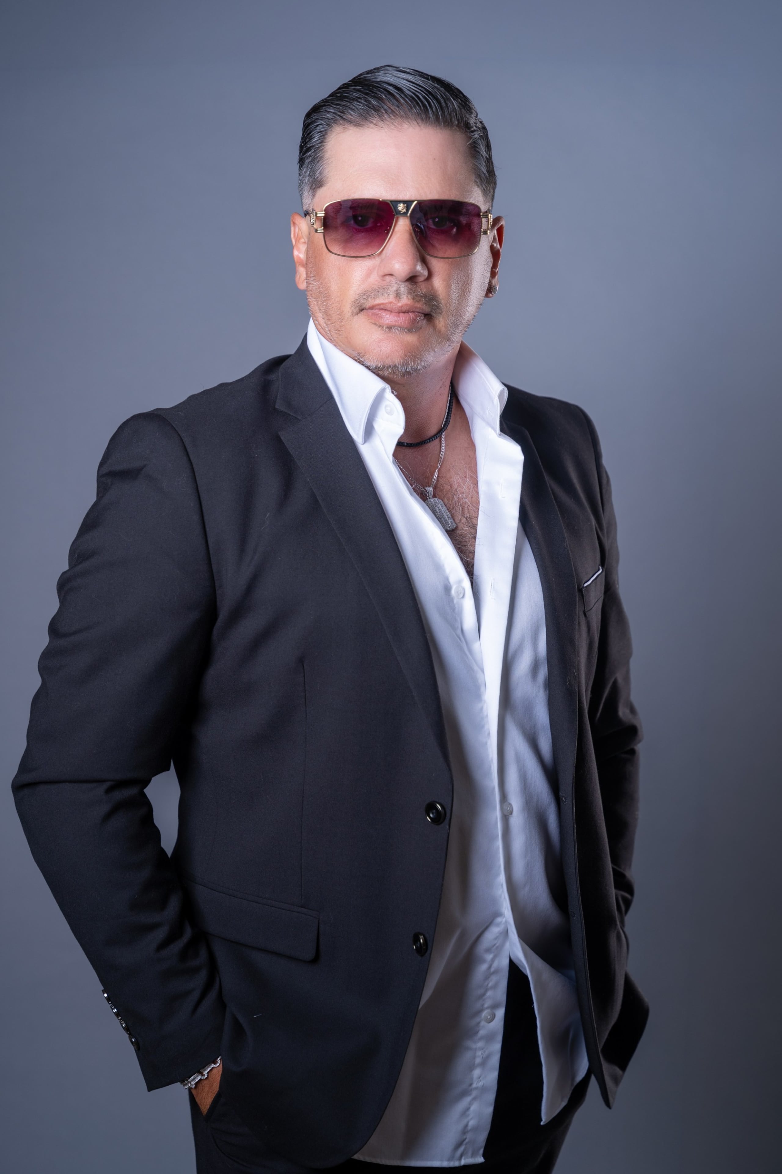 Michael Gabriel regresa al escenario para rendir honor a las estrellas de música popular desde Bayamón.