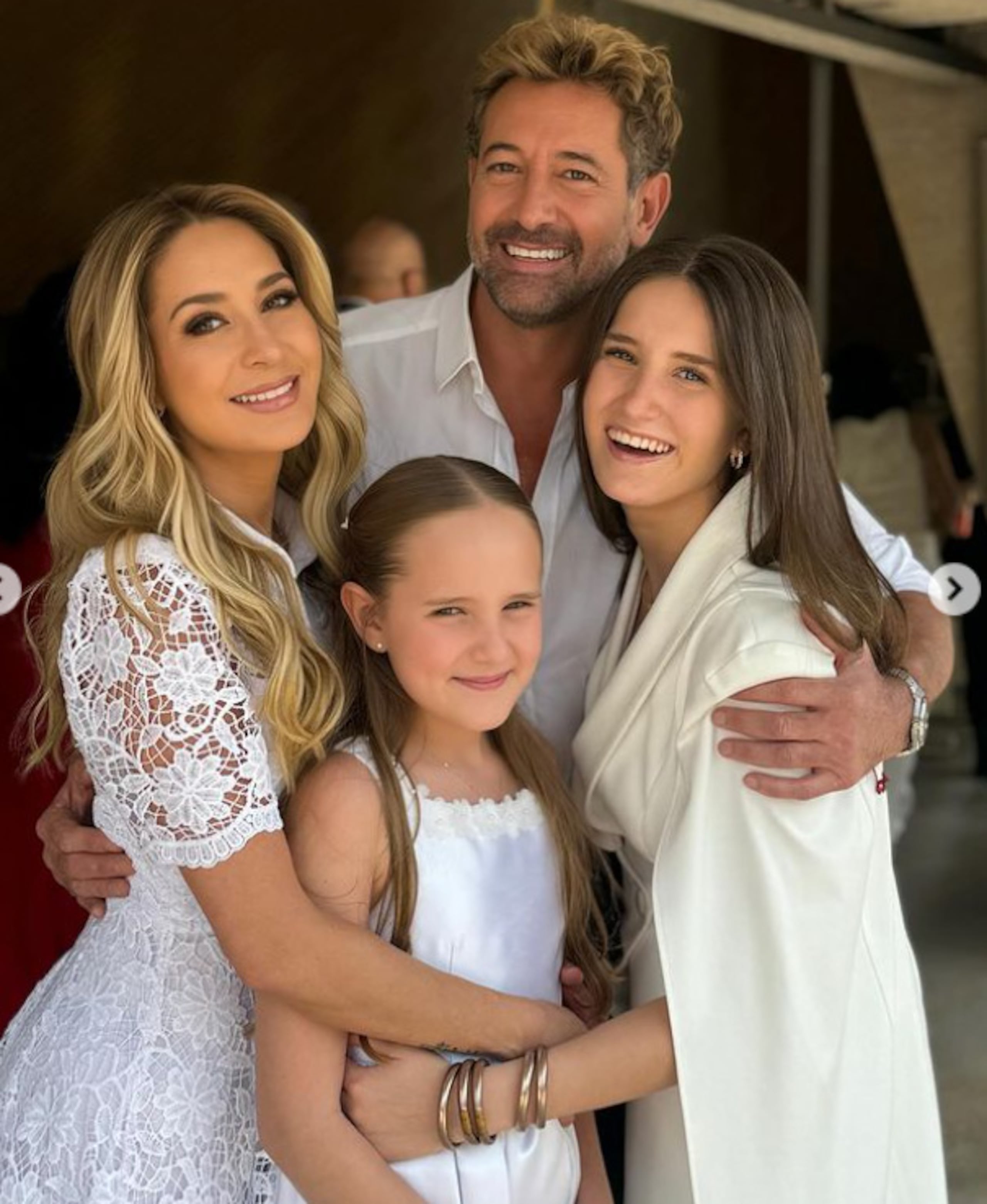Geraldine Bazán y Gabriel Soto posaron juntos en una foto familiar muy emotiva.
