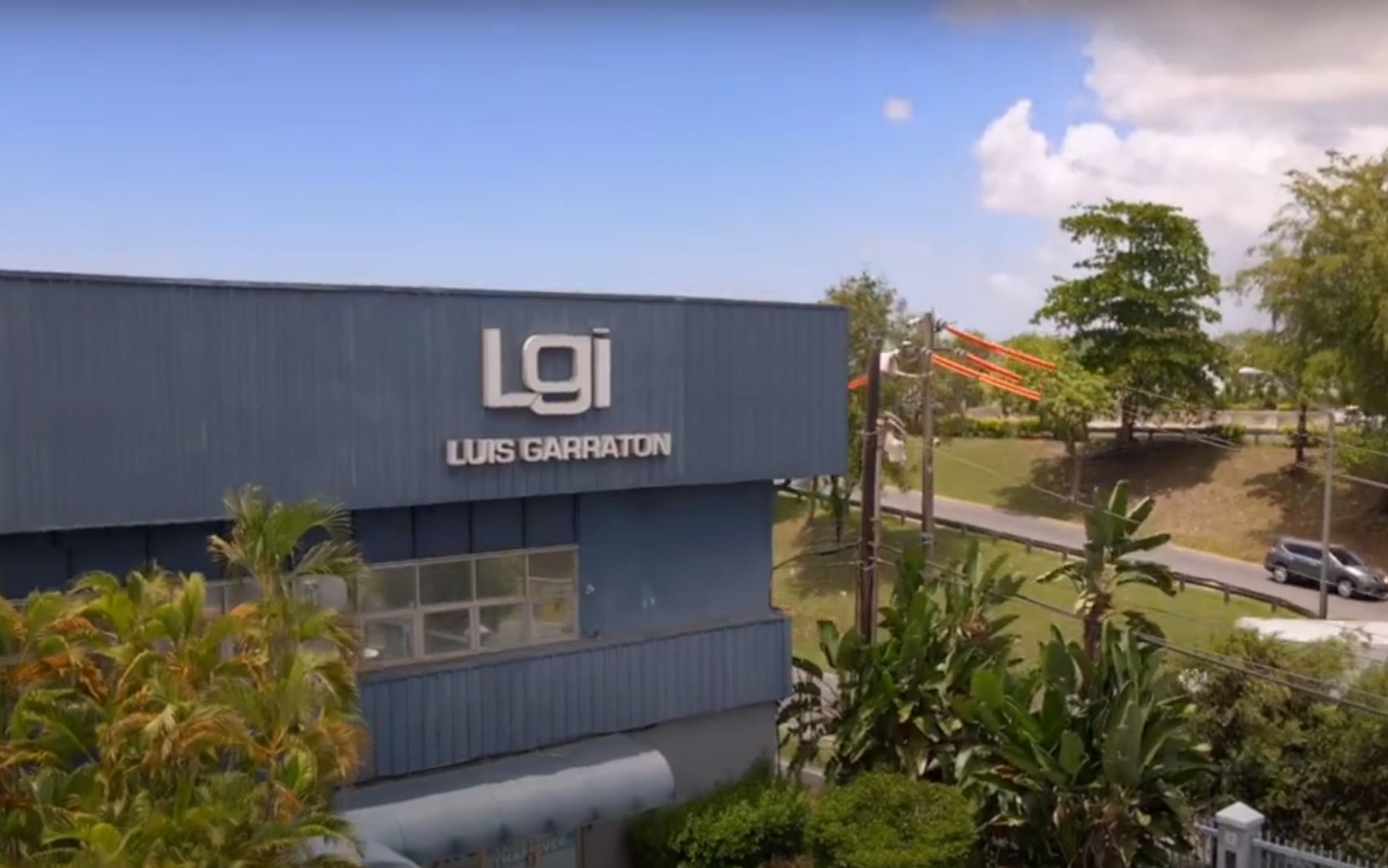 En 1948, Luis Garratón comenzó su trayectoria en la industria de la distribución en Puerto Rico.