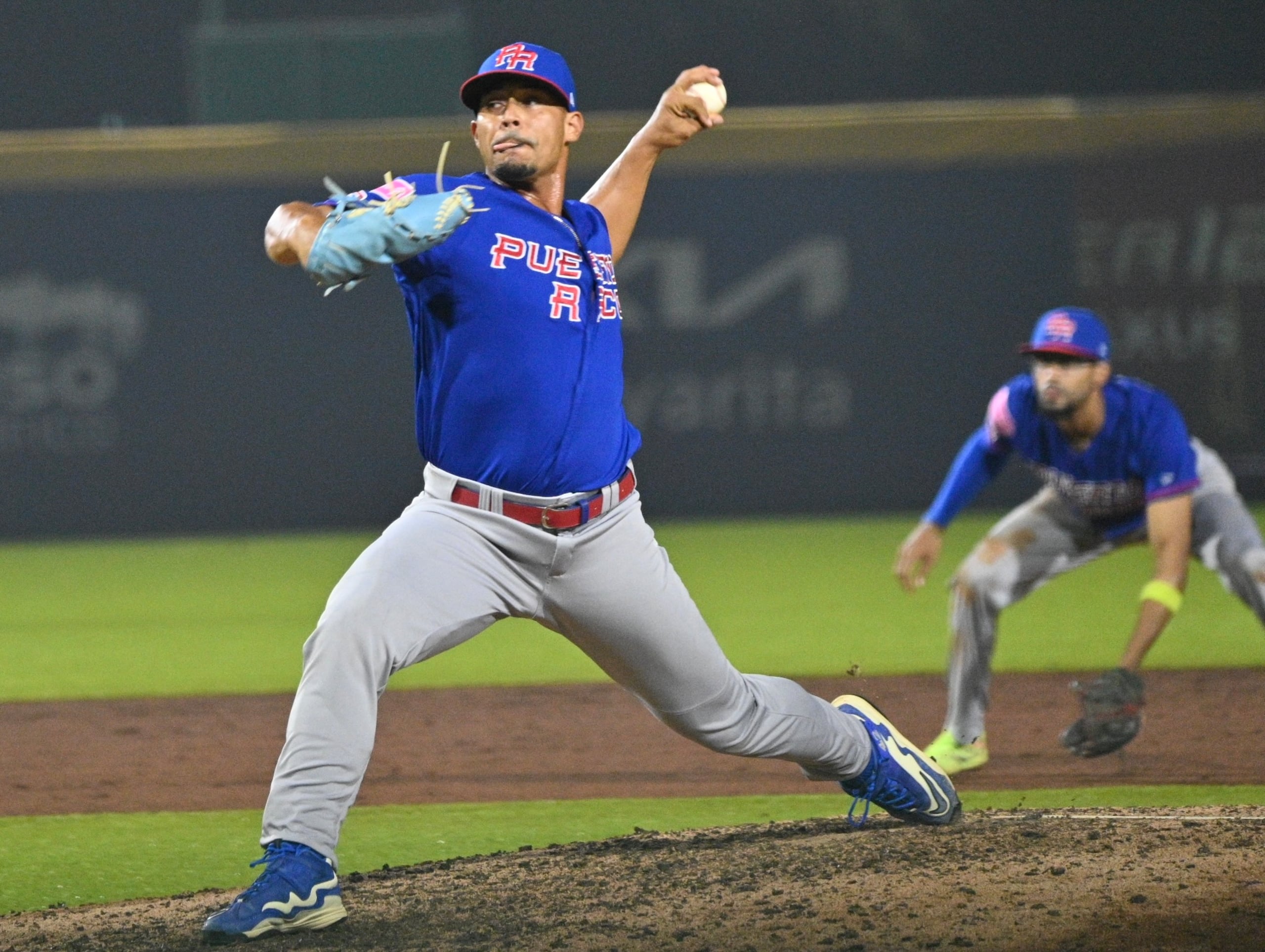 El lanzador Luis Leroy Cruz fue quien trabajó la apertura del partido por Puerto Rico.