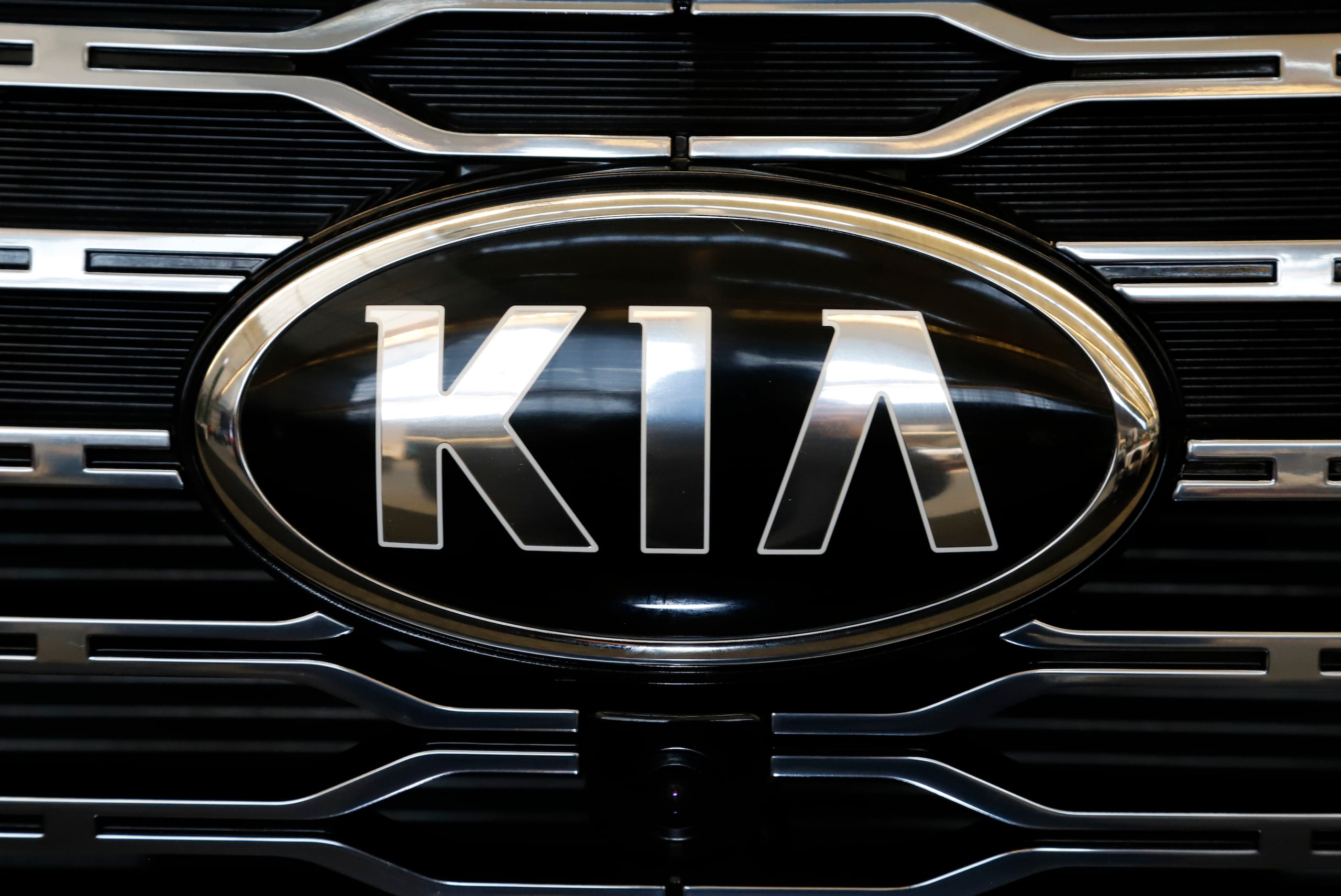 En marzo, Kia America dijo que estaría retirando más de 427,000 de los SUV Telluride 2020-2024 debido a un defecto que puede hacer que los autos se muevan mientras están estacionados.