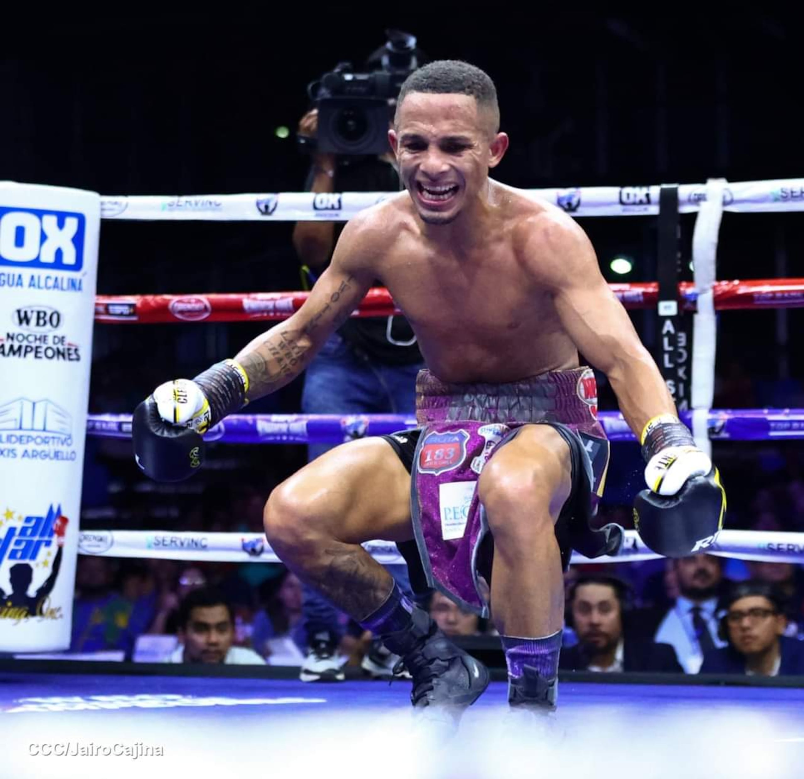 René Santiago ganó el cetro interino de las 108 libras en Managua, Nicaragua.