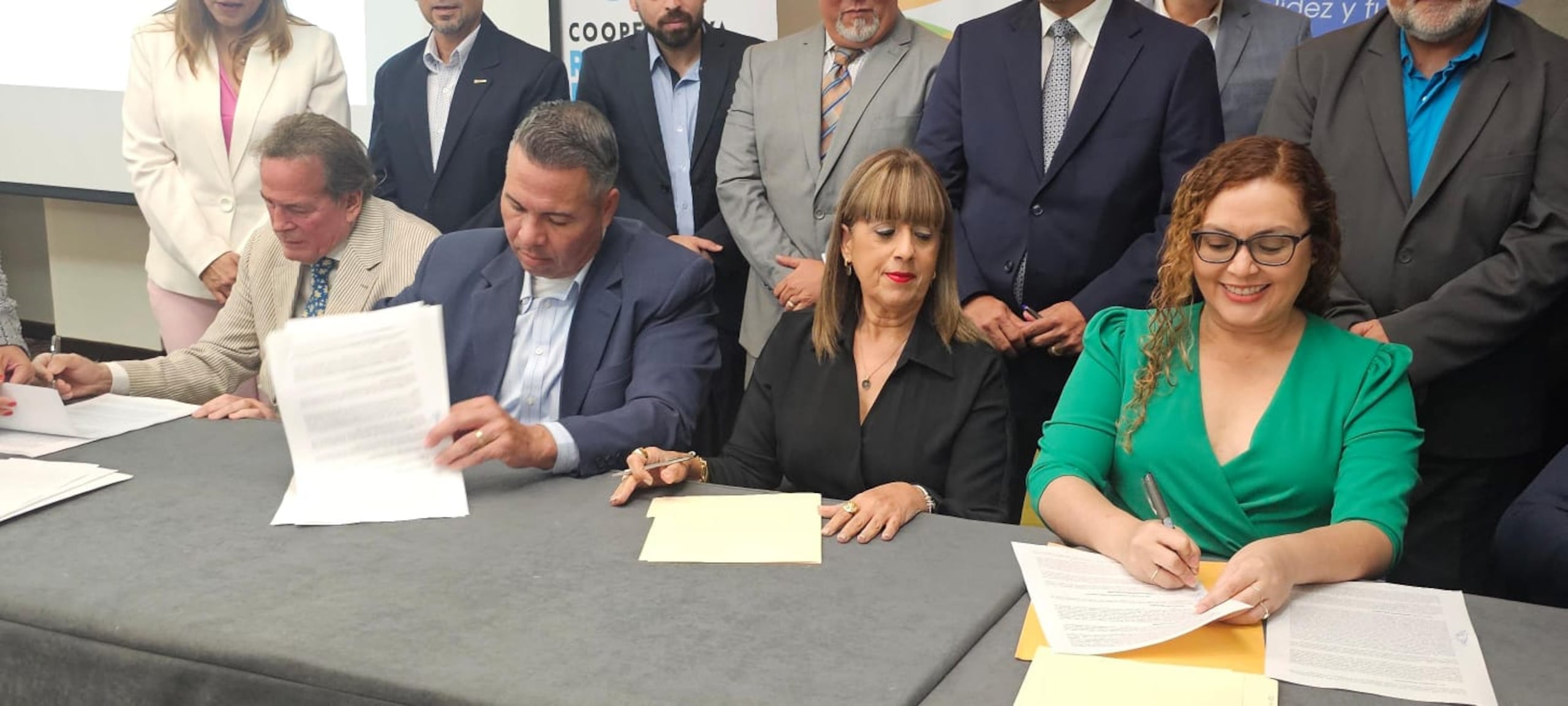 Unas 15 cooperativas proveerán $30 millones en financiamiento.