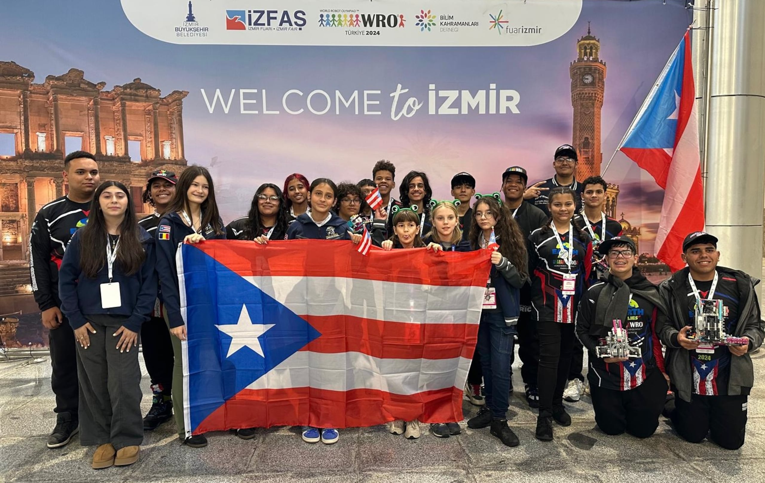 Puerto Rico gana bronce en Olimpiada Mundial de Robótica en Turquía ante 100 países.