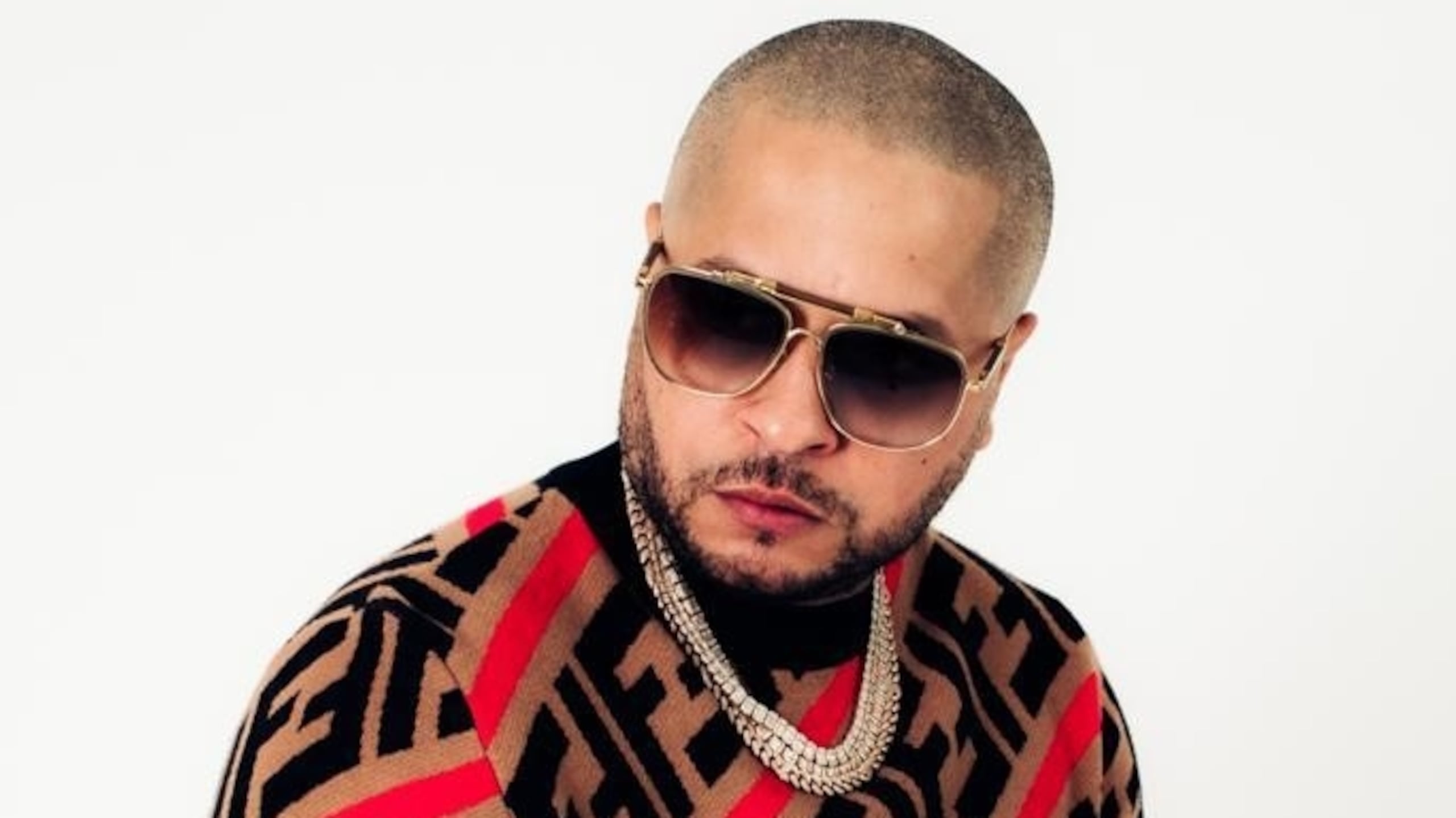 El rapero tiene en planes llevar su vida a través de un documental.