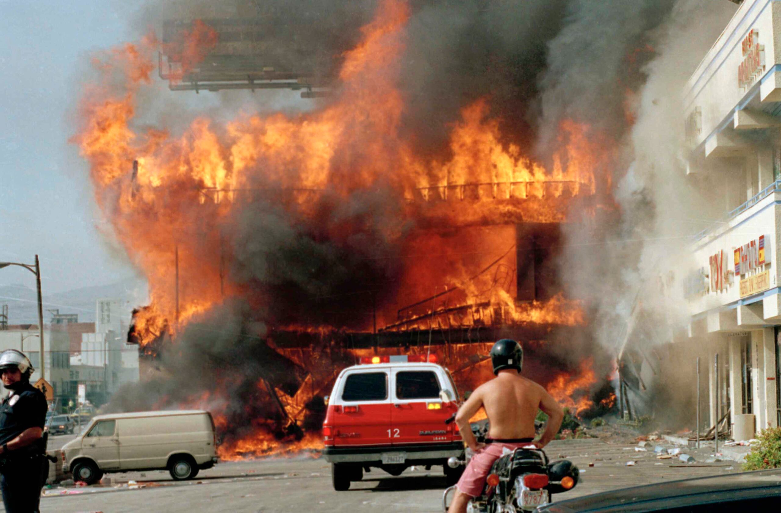 A diferencia del 1992, las protestas en Los Ángeles se han llevado de manera pacífica, sin muertes ni destrucción de propiedad privada.