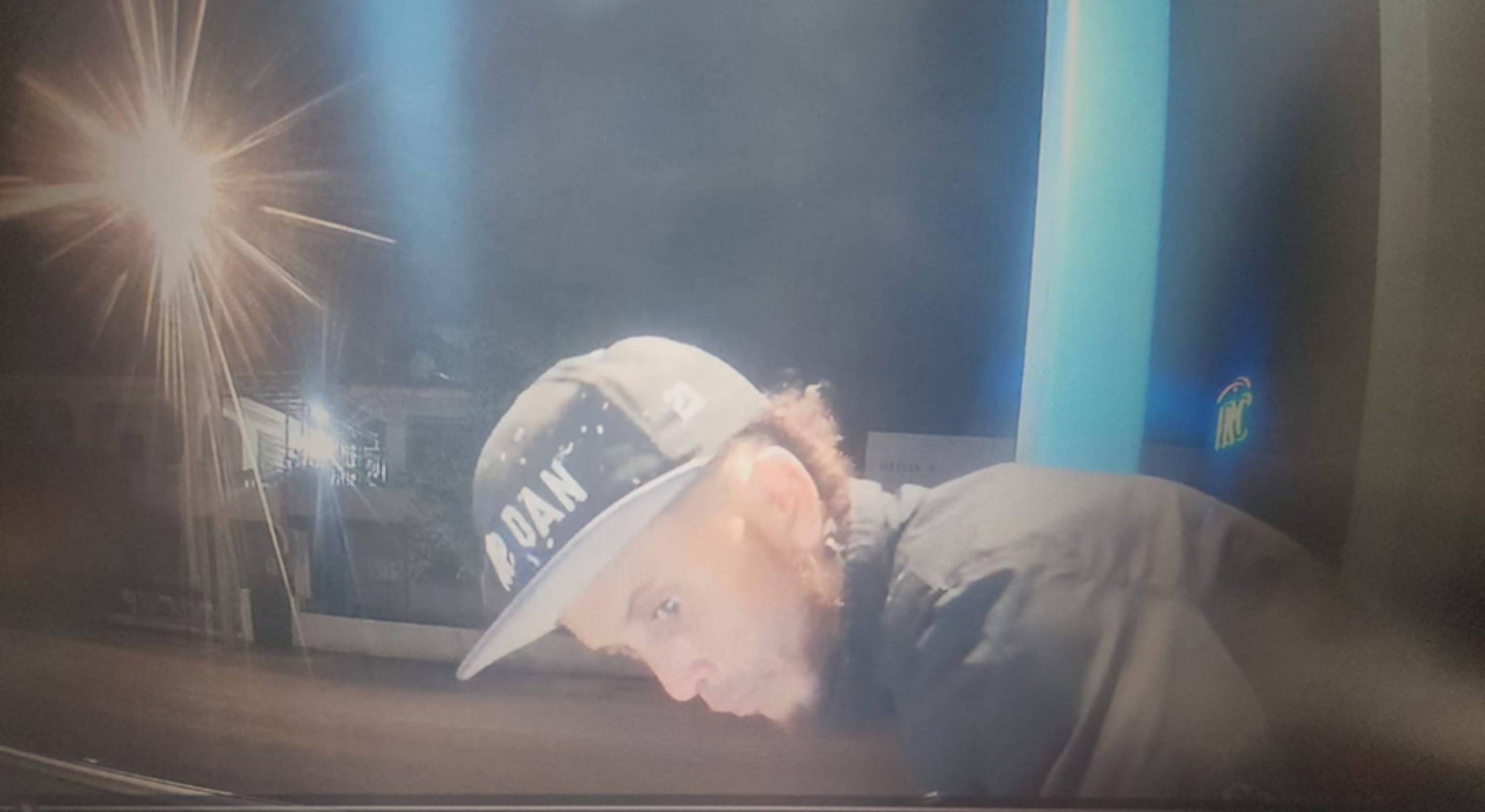 El CIC de Ponce busca a este individuo por intentar robar el dinero de un cajero automático en la avenida Luis Muñoz Rivera, de ese municipio.